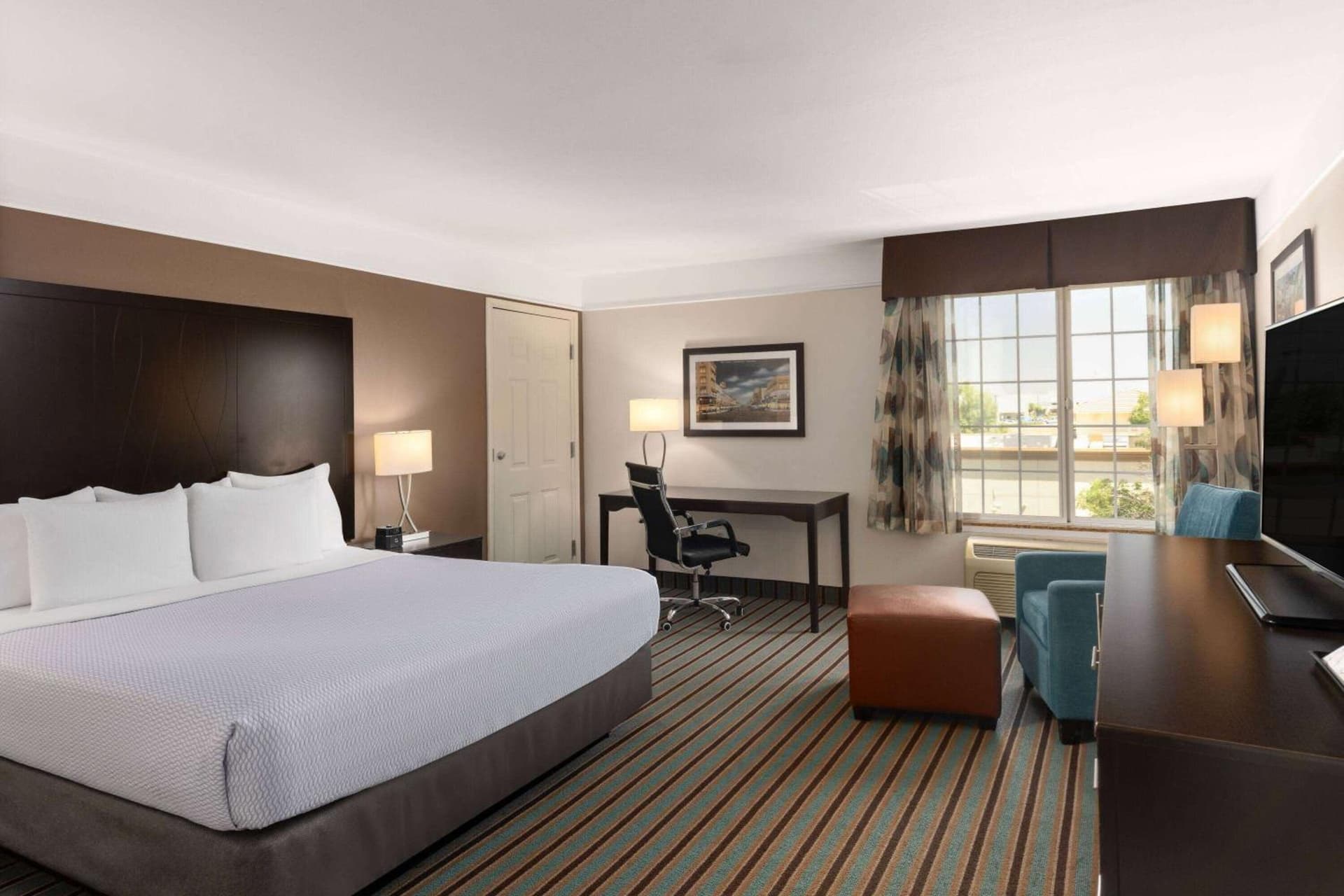 La Quinta by Wyndham Bakersfield North gallery photo in Bakersfield, CA — image 21