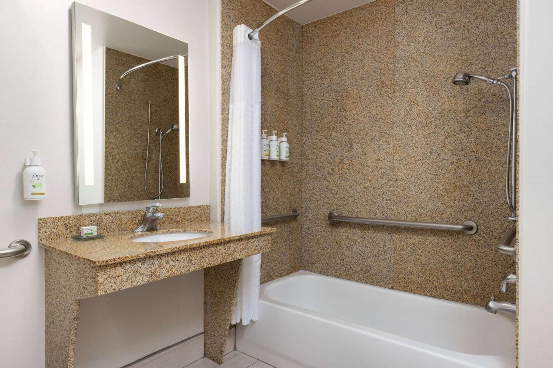La Quinta by Wyndham Bakersfield North gallery photo in Bakersfield, CA — image 4