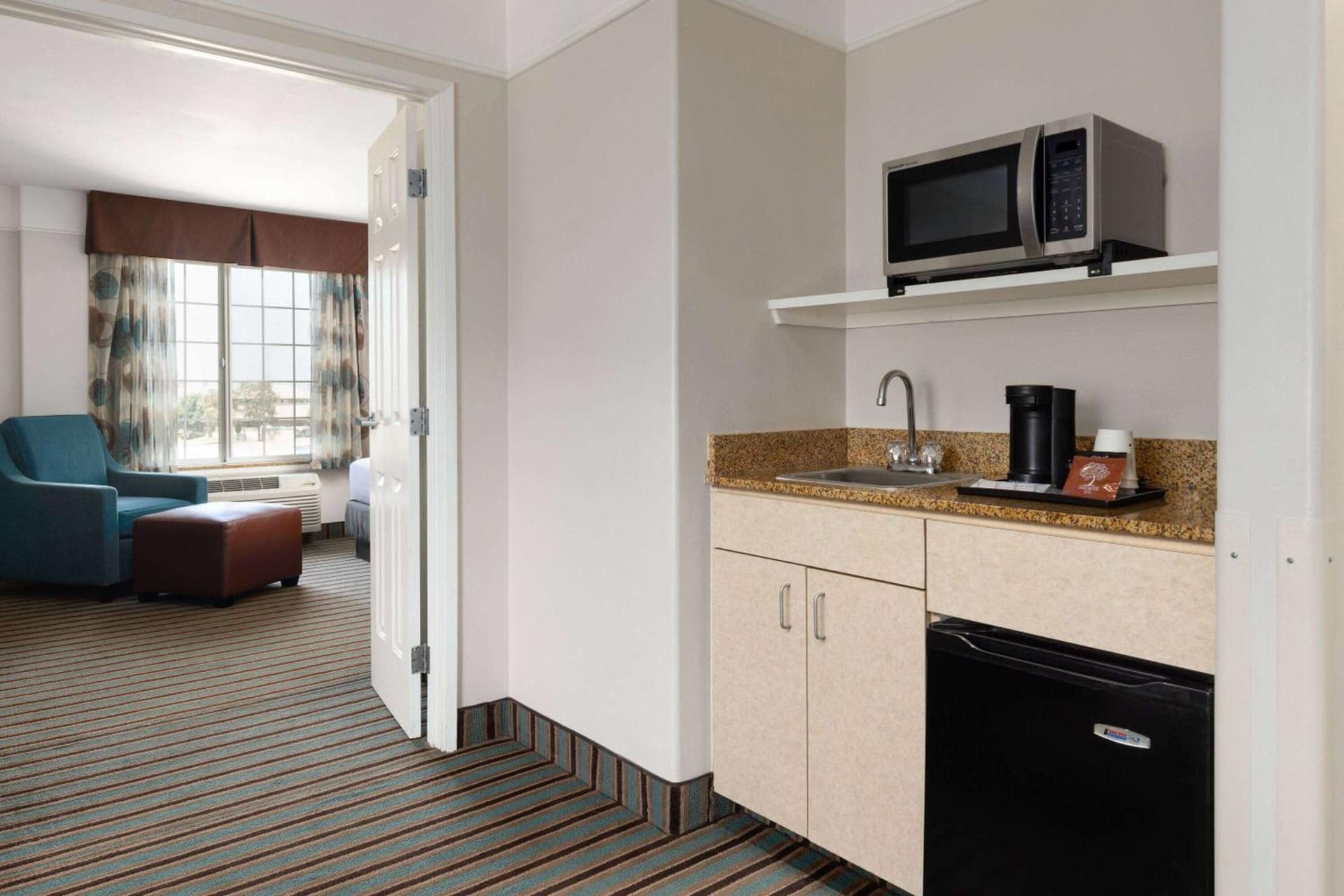 La Quinta by Wyndham Bakersfield North gallery photo in Bakersfield, CA — image 47