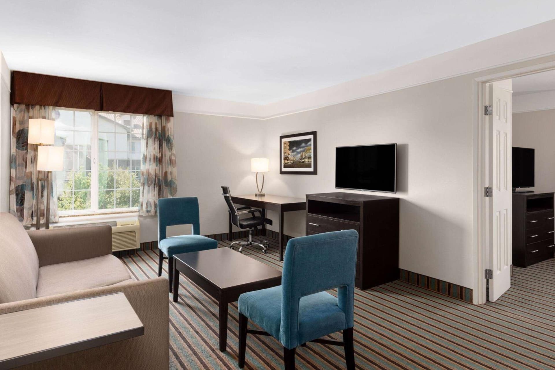 La Quinta by Wyndham Bakersfield North gallery photo in Bakersfield, CA — image 30