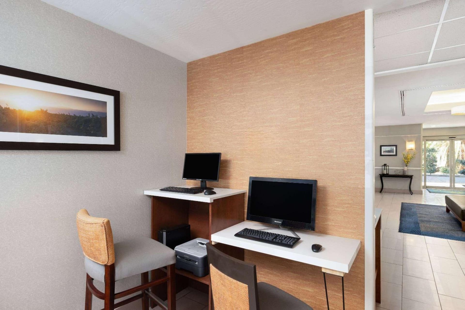 La Quinta by Wyndham Bakersfield North property views in Bakersfield, CA — gallery photo 3