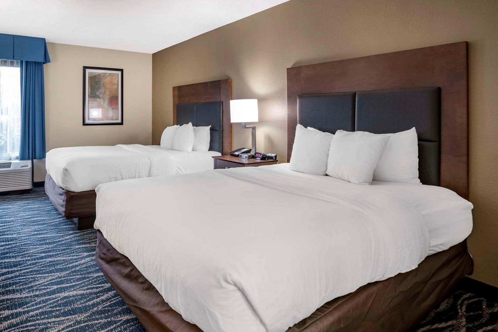 Comfort Inn & Suites Newark - Wilmington interior in Newark, DE — gallery photo 2