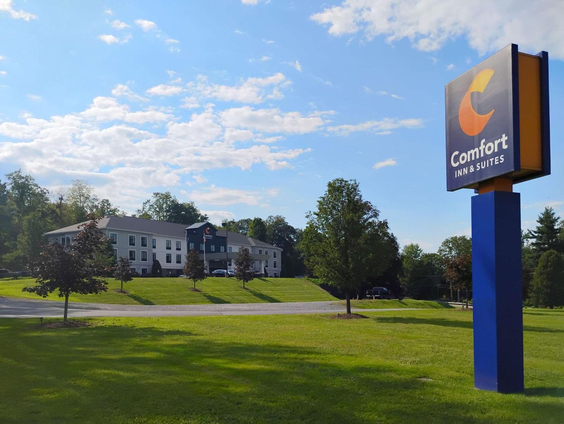 Comfort Inn & Suites Tunkhannock featured exterior or lobby in Tunkhannock, PA — similar hotel