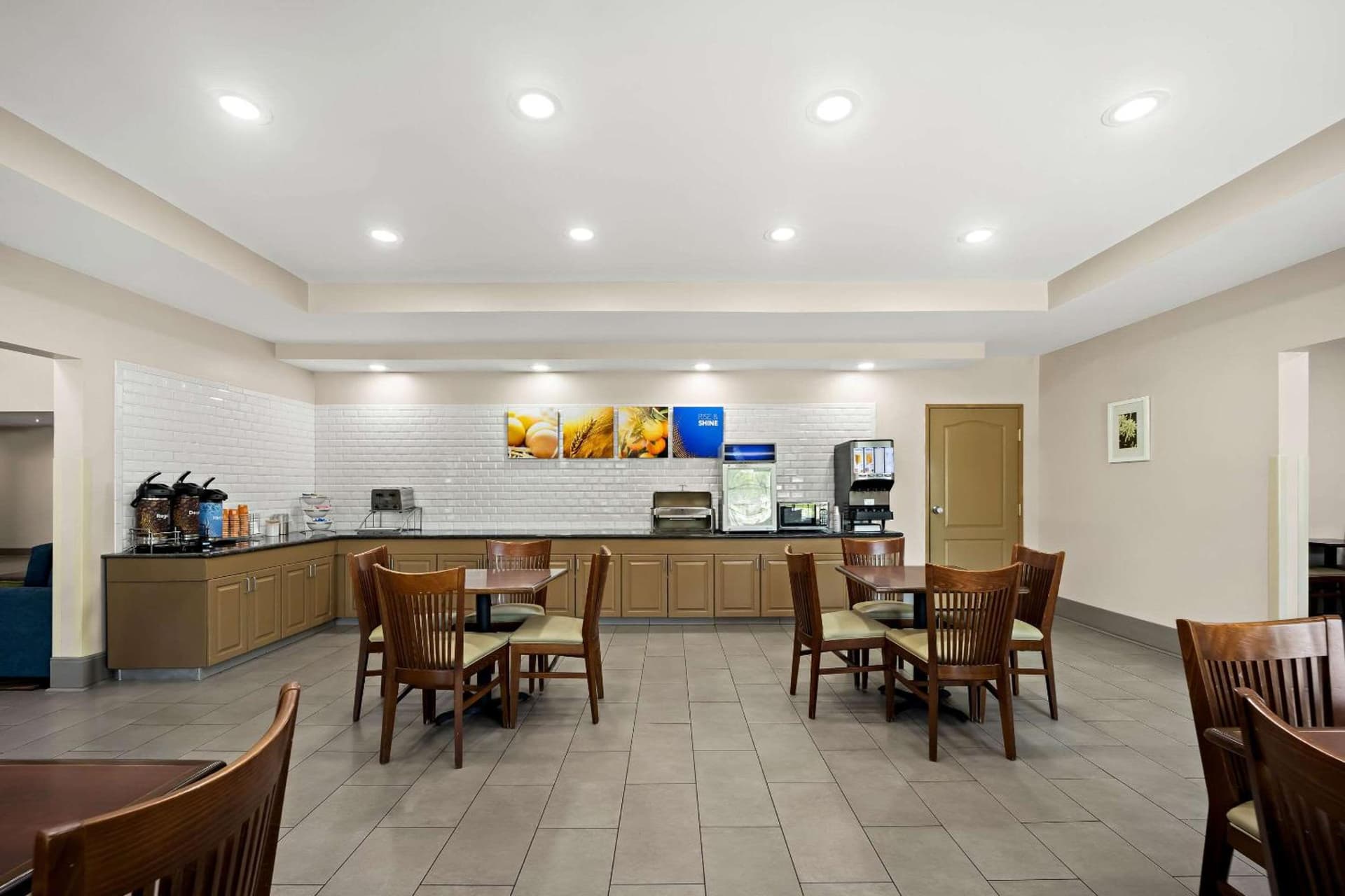 Comfort Inn & Suites High Point - Archdale gallery photo in Archdale, NC — image 4