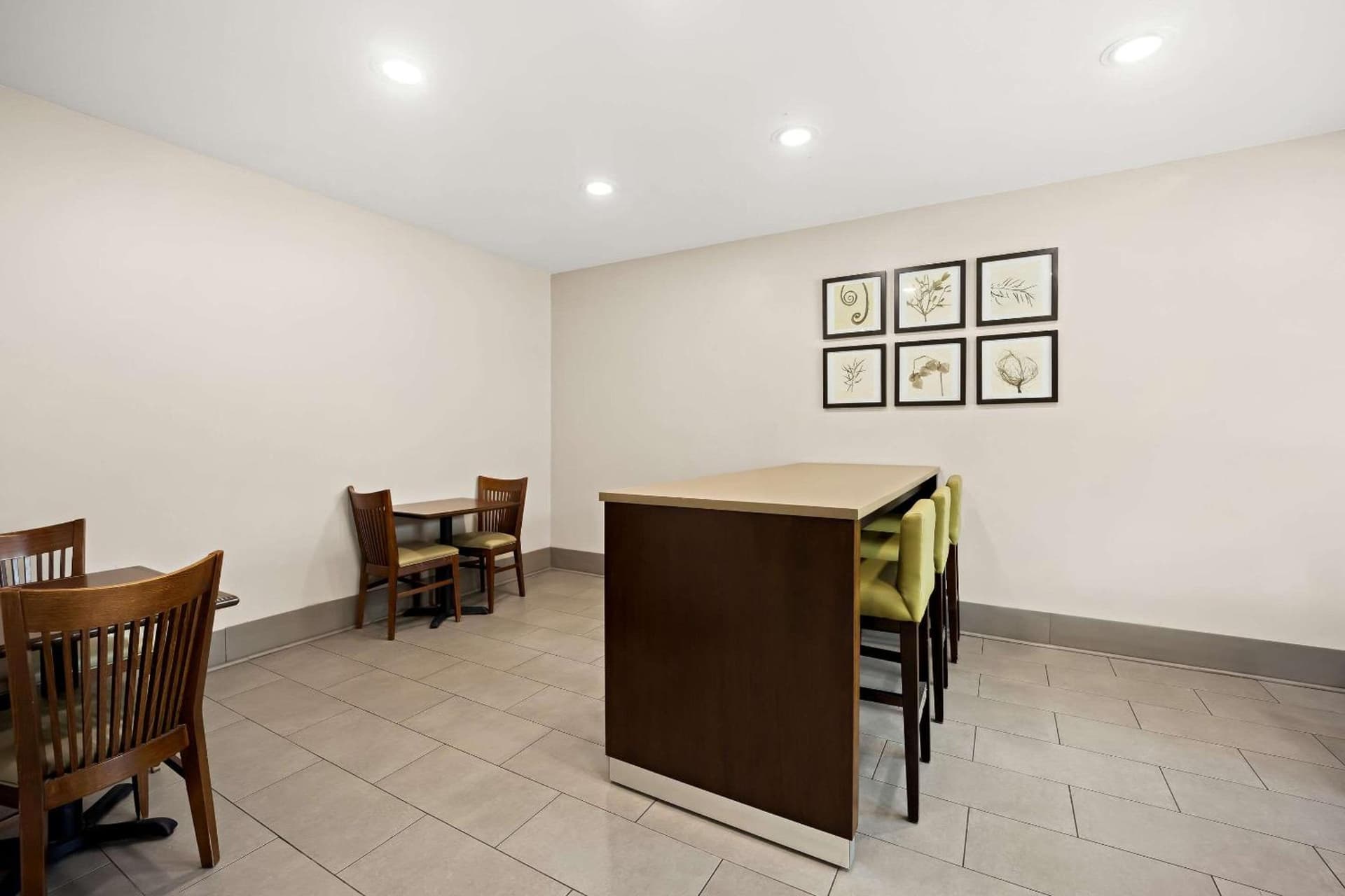 Comfort Inn & Suites High Point - Archdale gallery photo in Archdale, NC — image 9