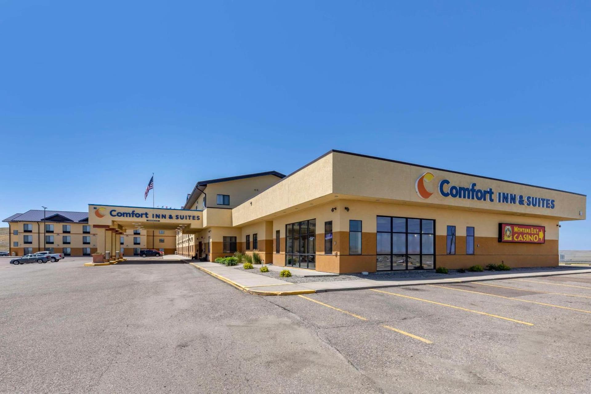 Comfort Inn & Suites Gateway to Glacier National Park — hotel in Shelby, Montana