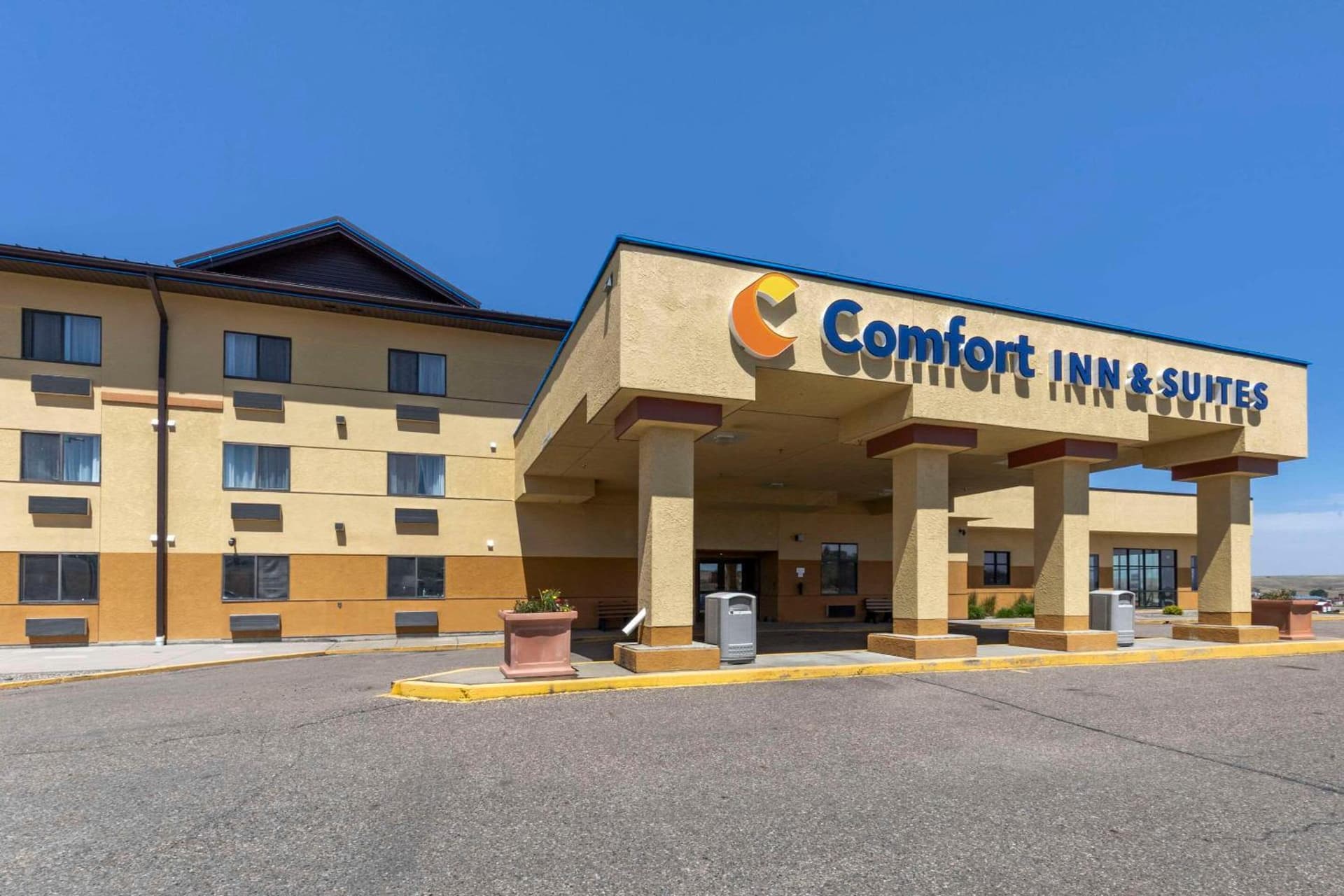 Comfort Inn & Suites Gateway to Glacier National Park interior in Shelby, MT — gallery photo 2