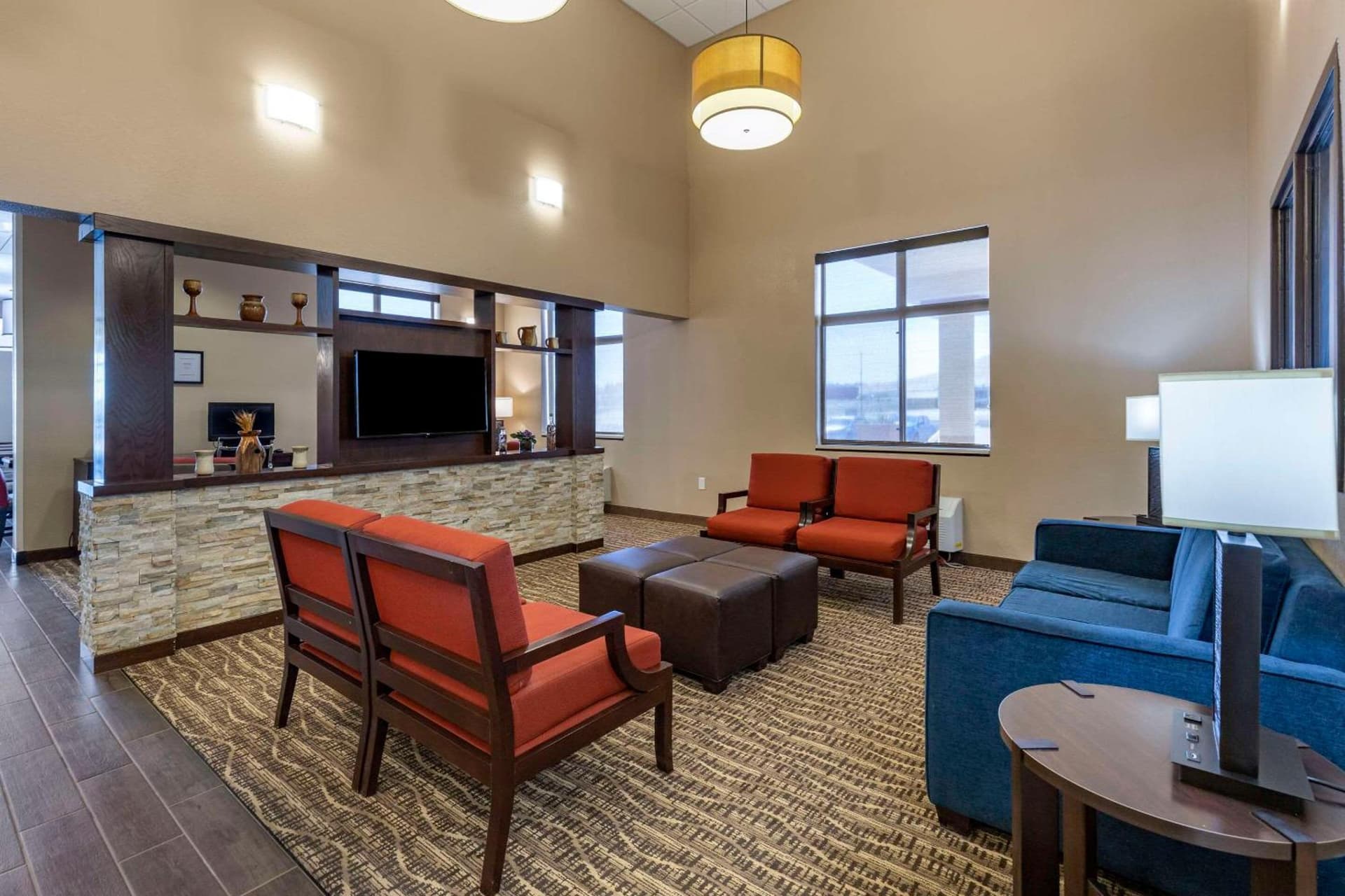 Comfort Inn & Suites Gateway to Glacier National Park property views in Shelby, MT — gallery photo 3