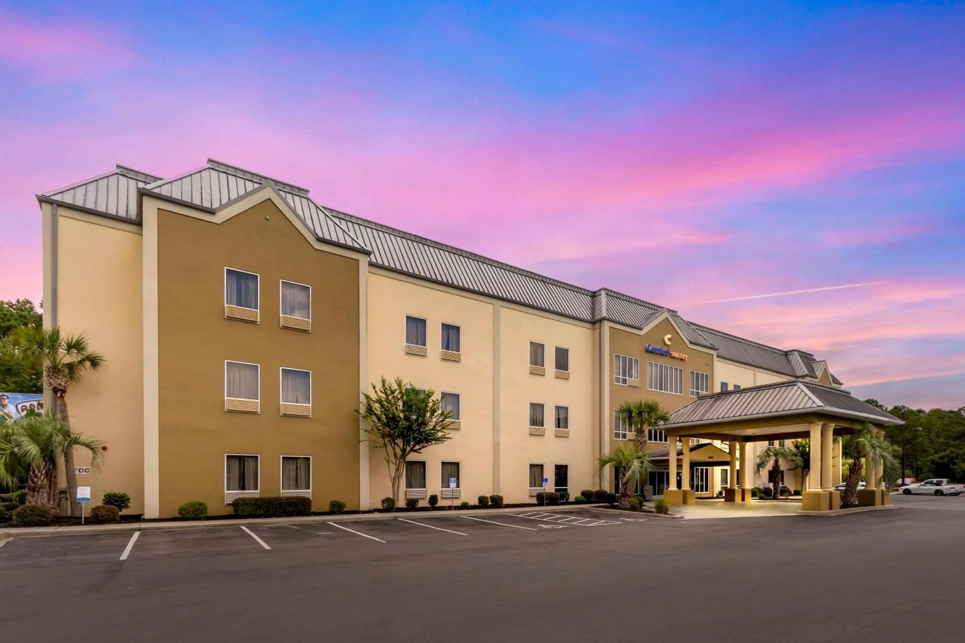 Comfort Suites At the University interior in Conway, SC — gallery photo 2