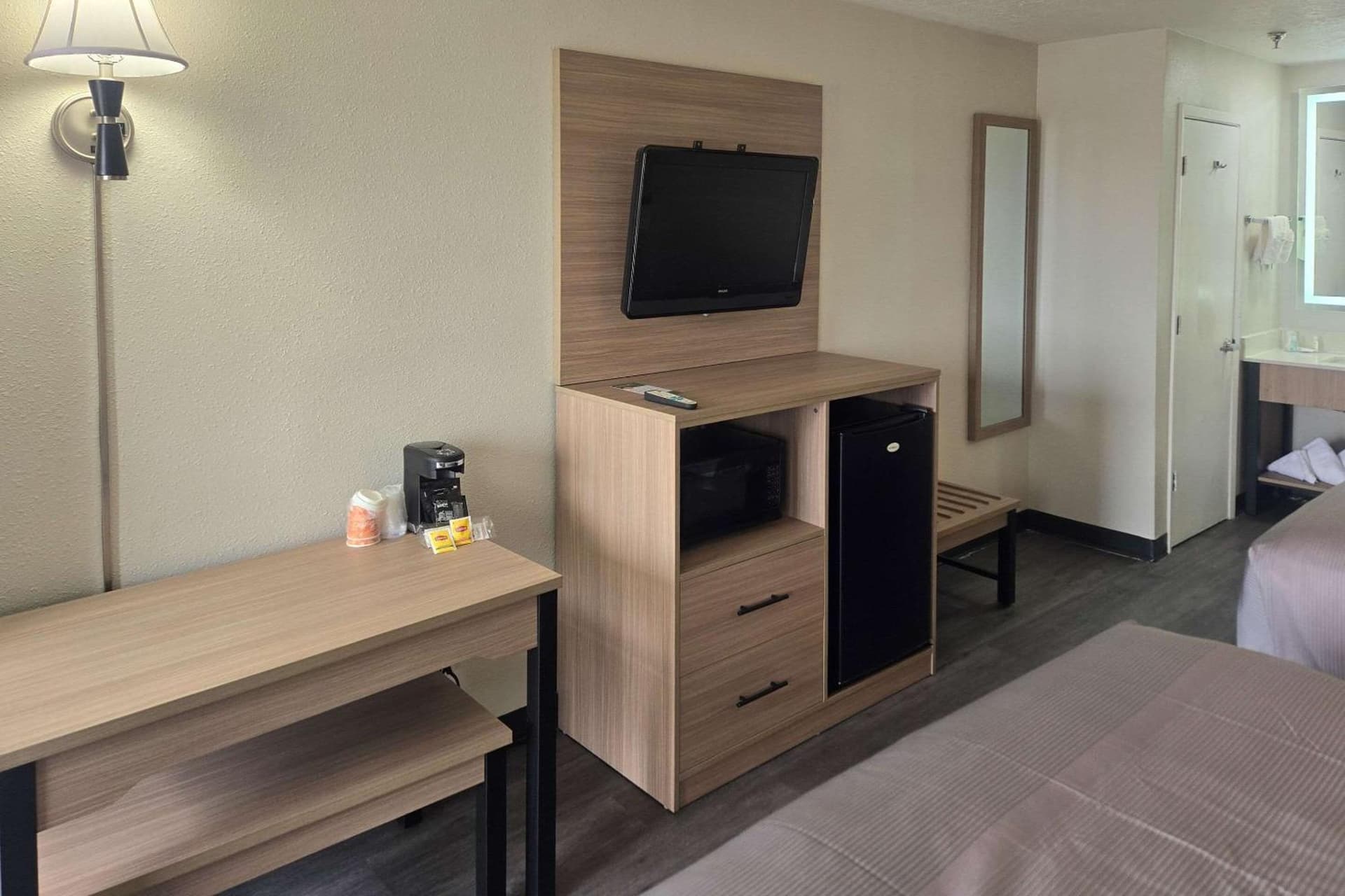 Quality Inn & Suites Sunport Airport Albuquerque property views in Albuquerque, NM — gallery photo 3