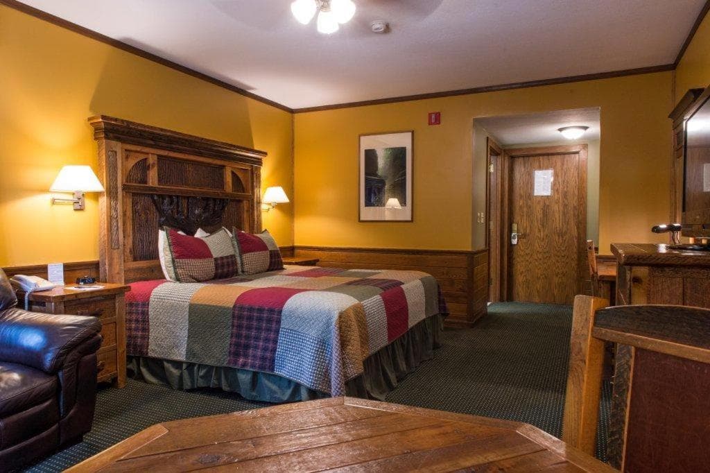 Starved Rock Lodge interior in Oglesby, IL — gallery photo 2