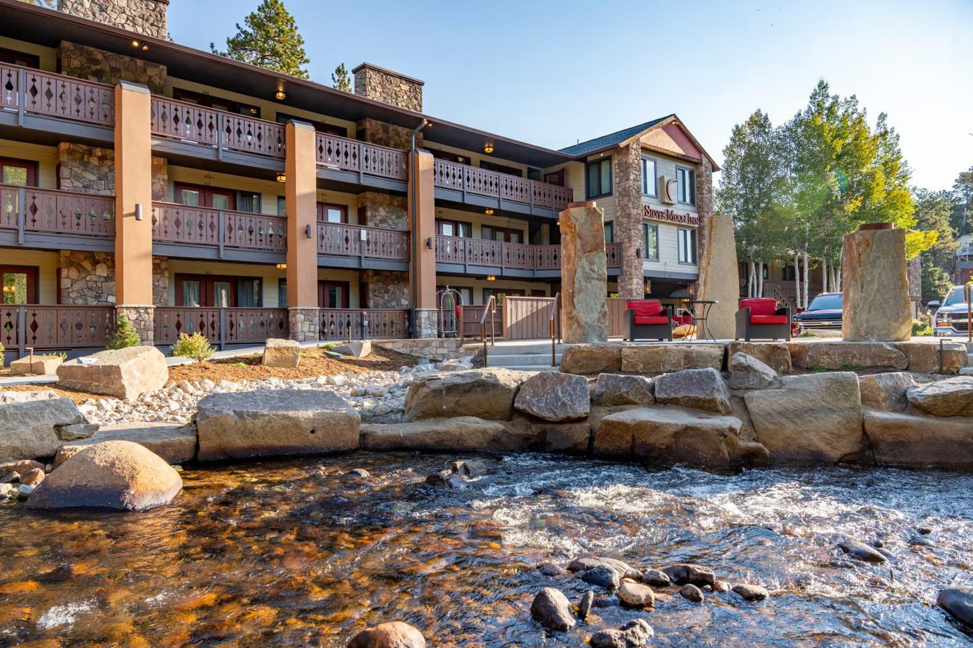 Silver Moon Inn property views in Estes Park, CO — gallery photo 3