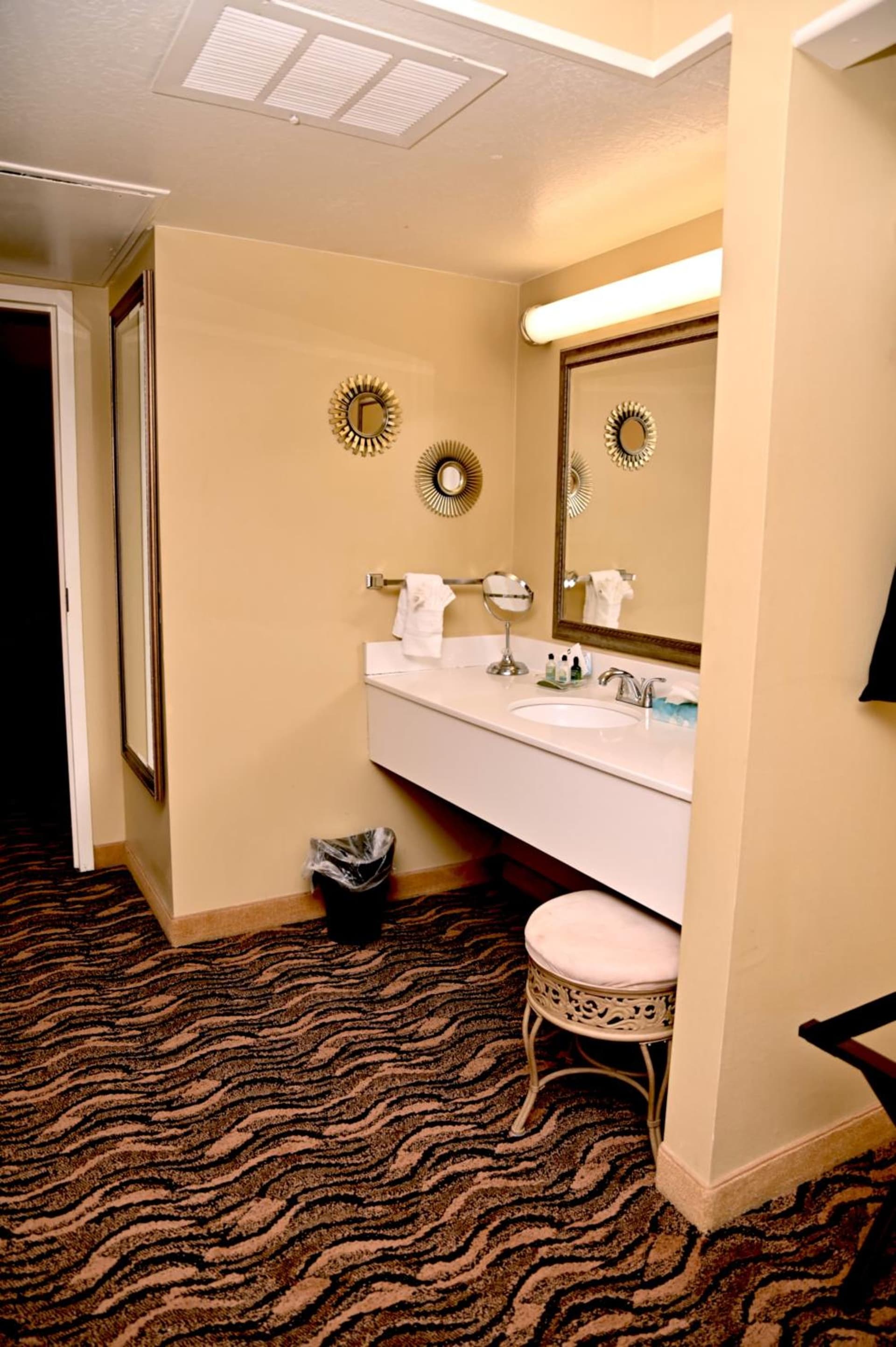 MCM Elegante Hotel & Suites Lubbock property views in Lubbock, TX — gallery photo 3