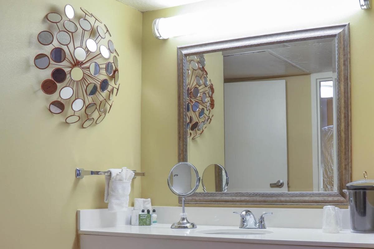 MCM Elegante Hotel & Suites Lubbock gallery photo in Lubbock, TX — image 36