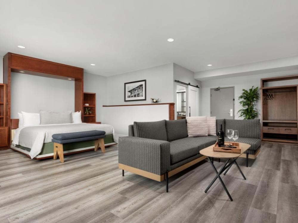 Napa Winery Inn interior in Napa, CA — gallery photo 2