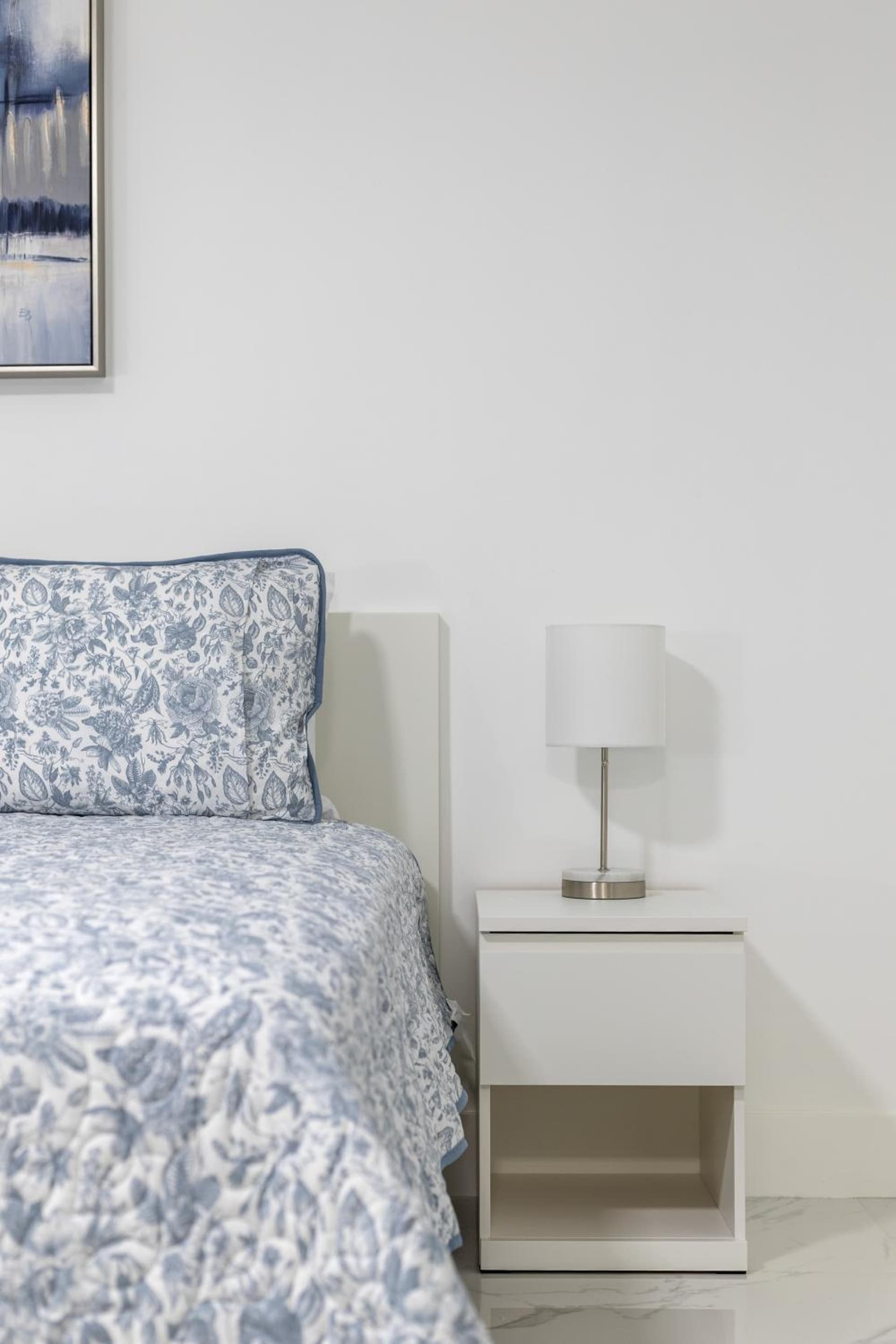 Nice,Stylish King Bed Studio interior in Miami Gardens, FL — gallery photo 2