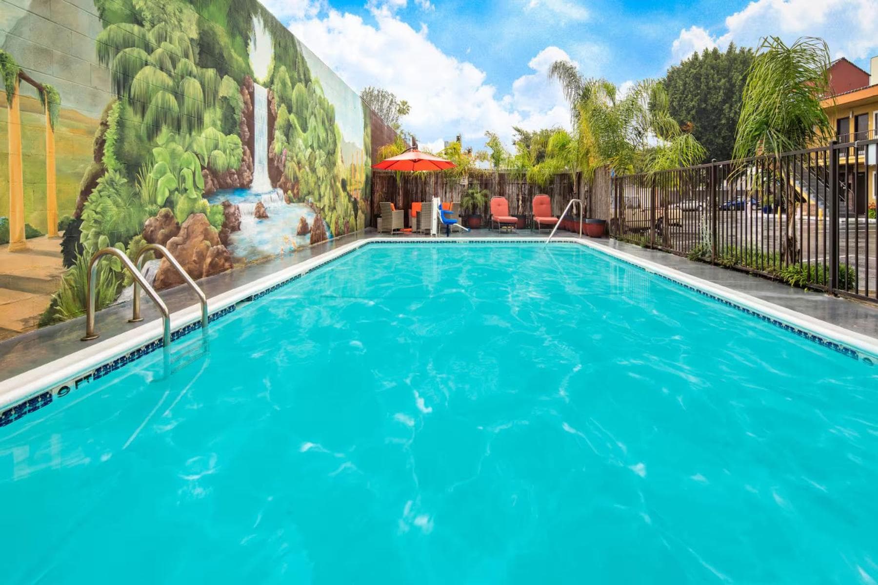 Travelodge by Wyndham Burbank-Glendale gallery photo in Burbank, CA — image 7