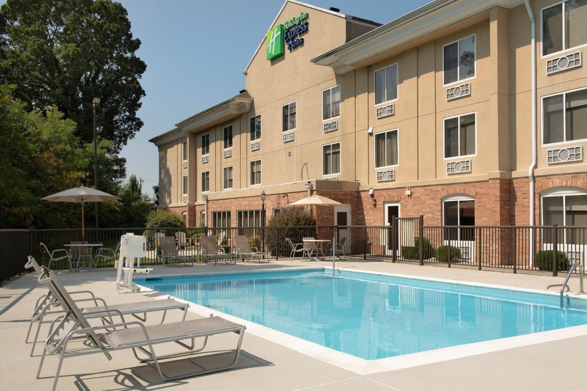 Holiday Inn Express Hotel & Suites High Point South by IHG gallery photo in Archdale, NC — image 23