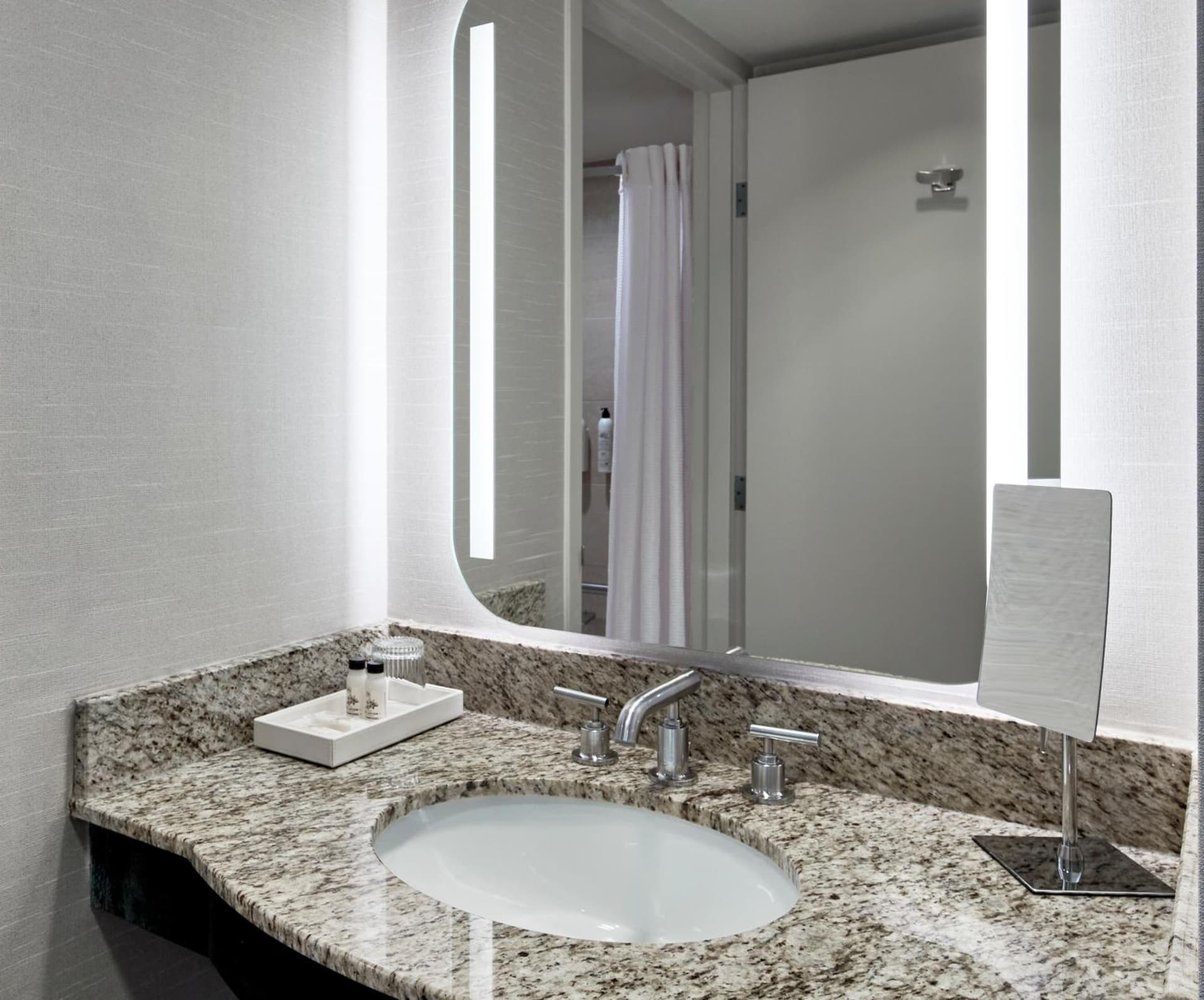 Delta Hotels by Marriott Toledo gallery photo in Toledo, OH — image 12