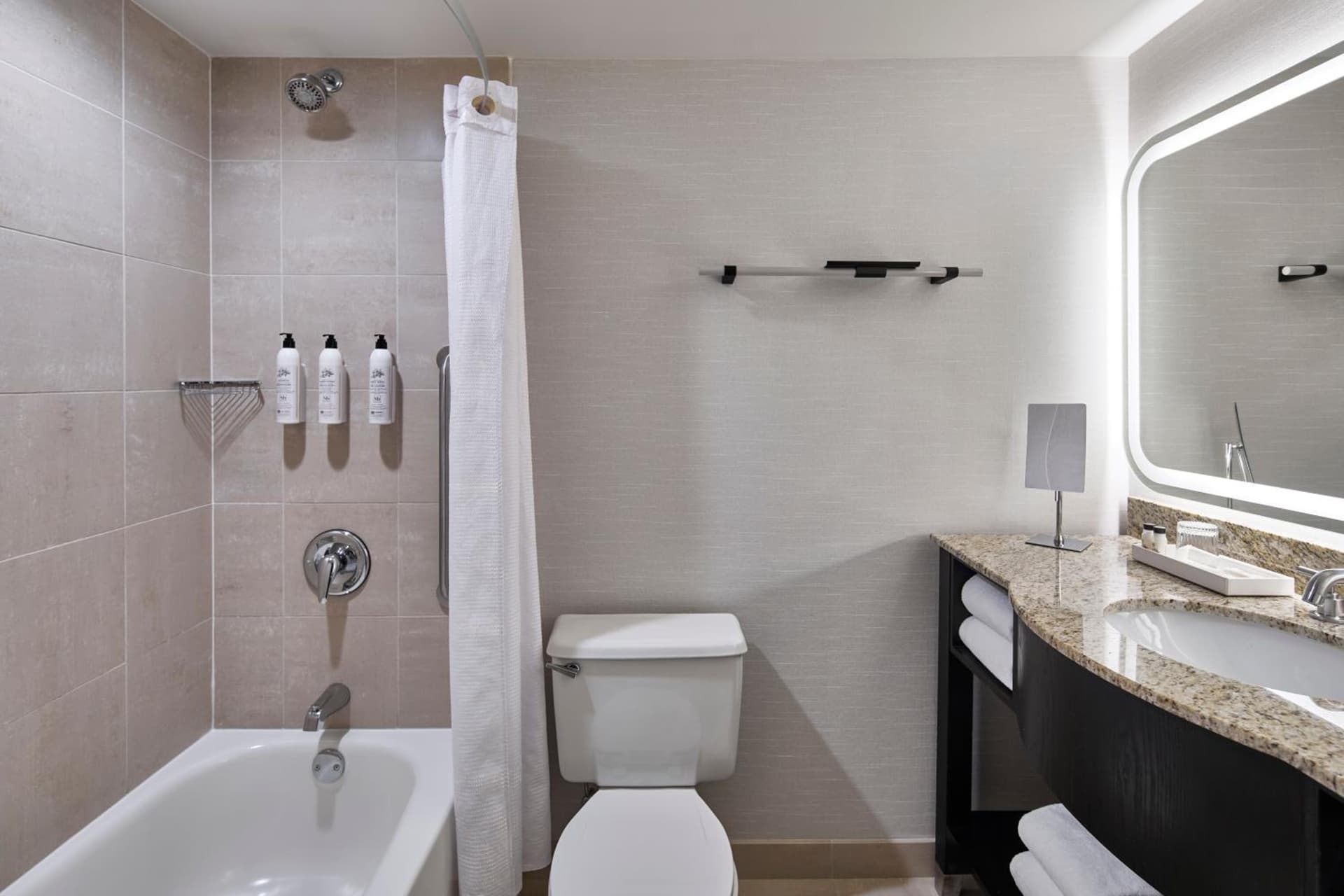 Delta Hotels by Marriott Toledo gallery photo in Toledo, OH — image 47