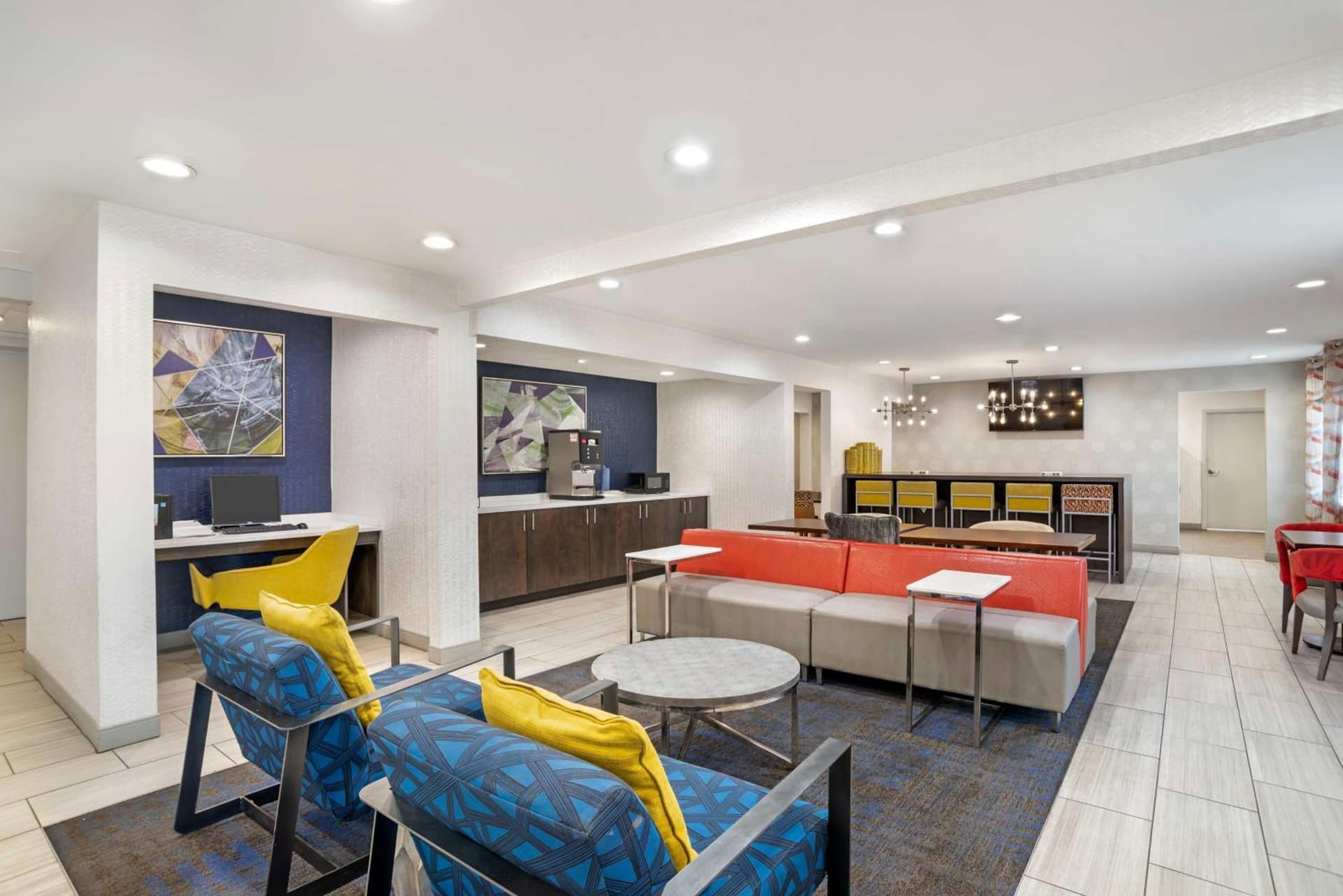 Country Inn & Suites by Radisson, Montgomery East I-85 interior in Montgomery, AL — gallery photo 2