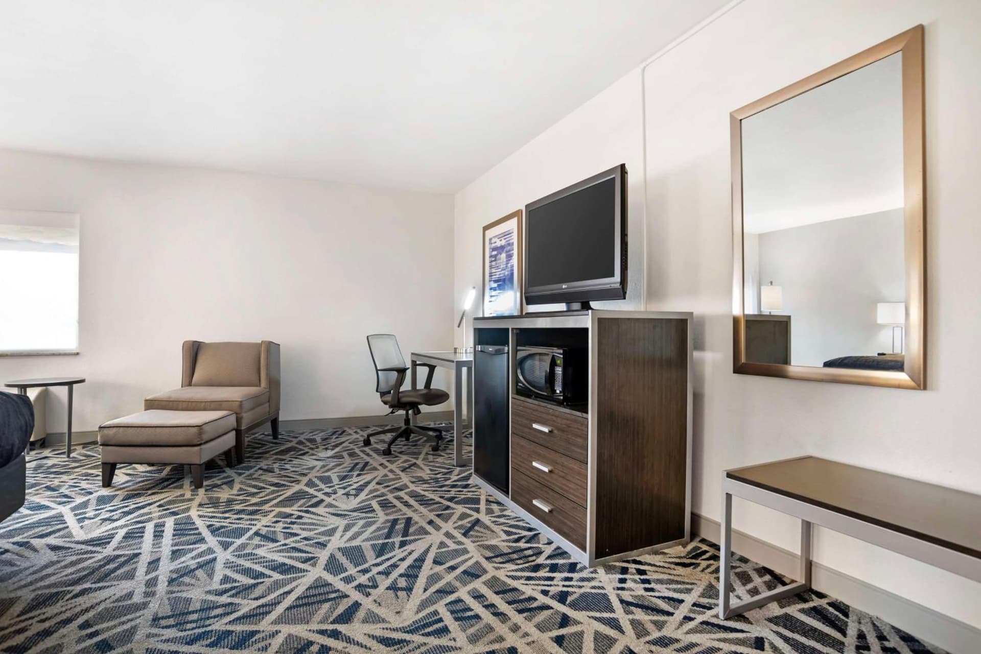 Country Inn & Suites by Radisson, Montgomery East I-85 interior in Montgomery, AL — gallery photo 2