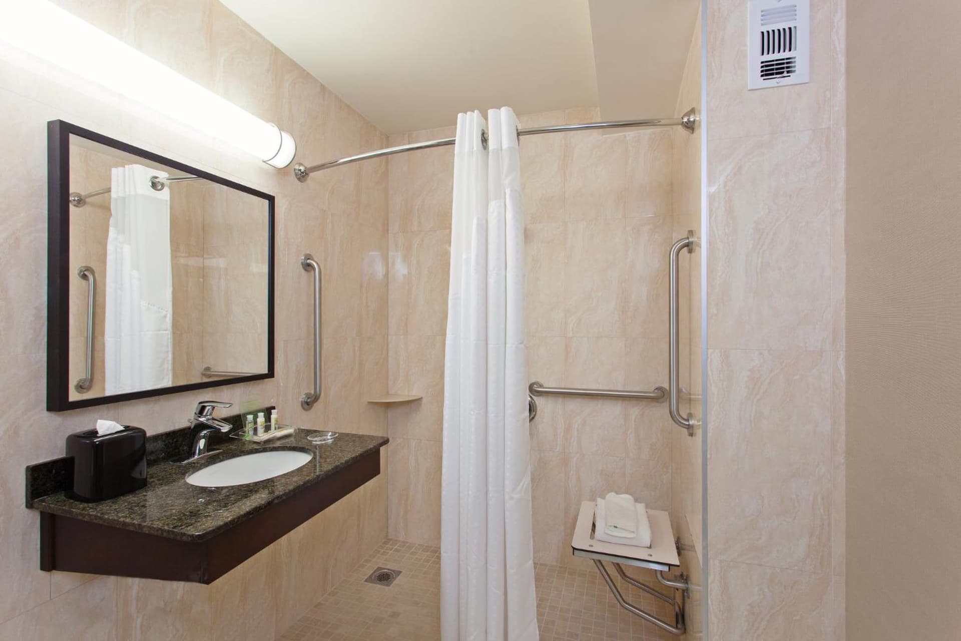 Holiday Inn West Covina, an IHG Hotel gallery photo in West Covina, CA — image 12