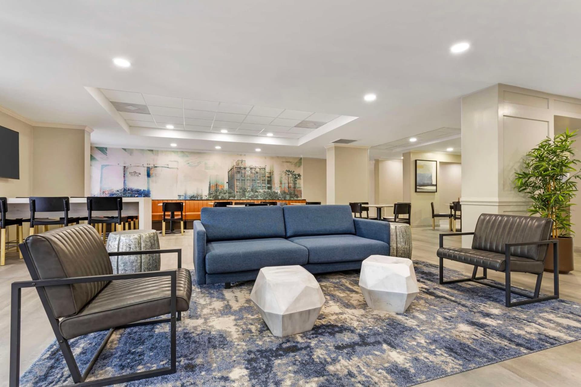 Best Western Plus Sugar Land-Stafford interior in Sugar Land, TX — gallery photo 2