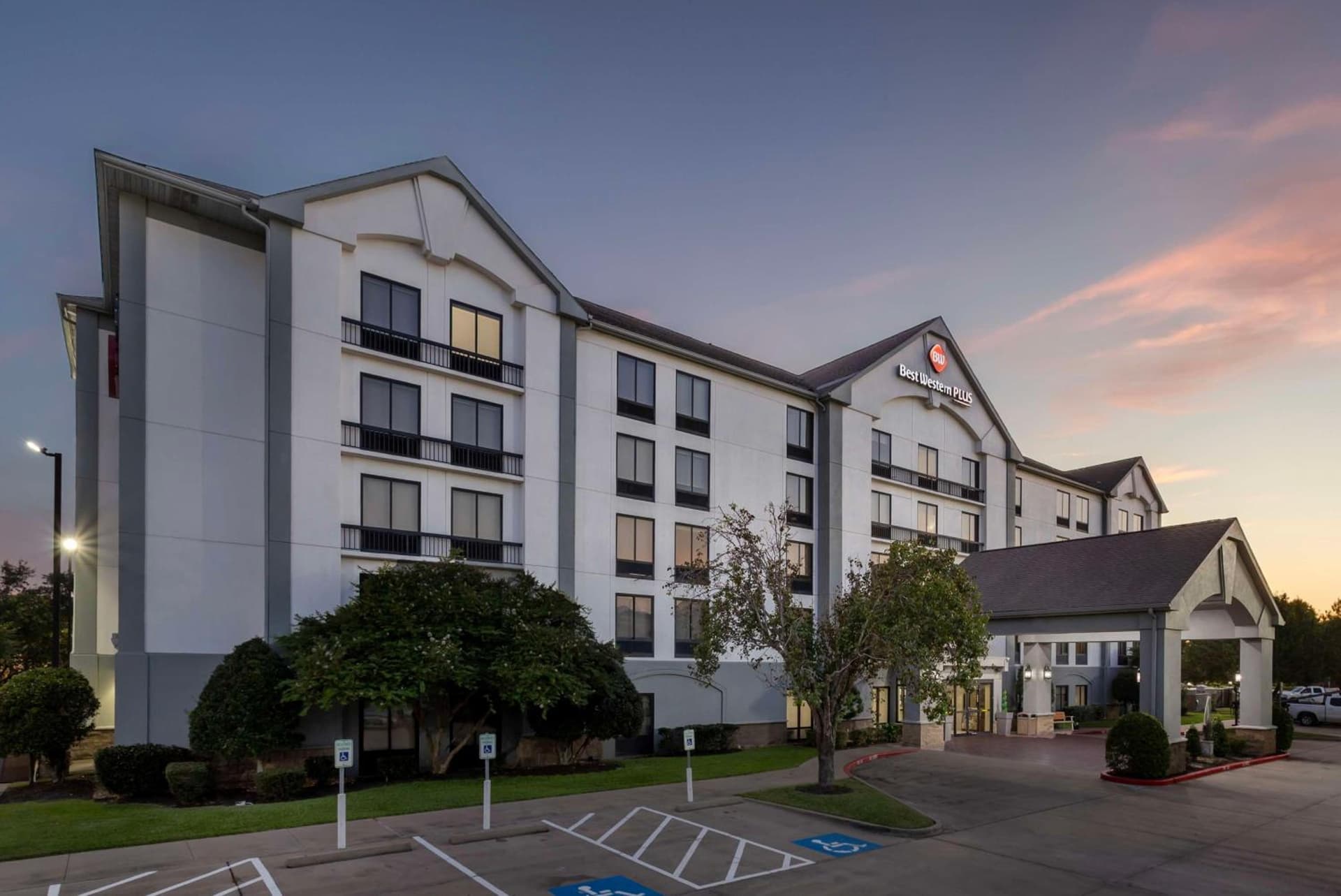 Best Western Plus Sugar Land-Stafford gallery photo in Sugar Land, TX — image 27