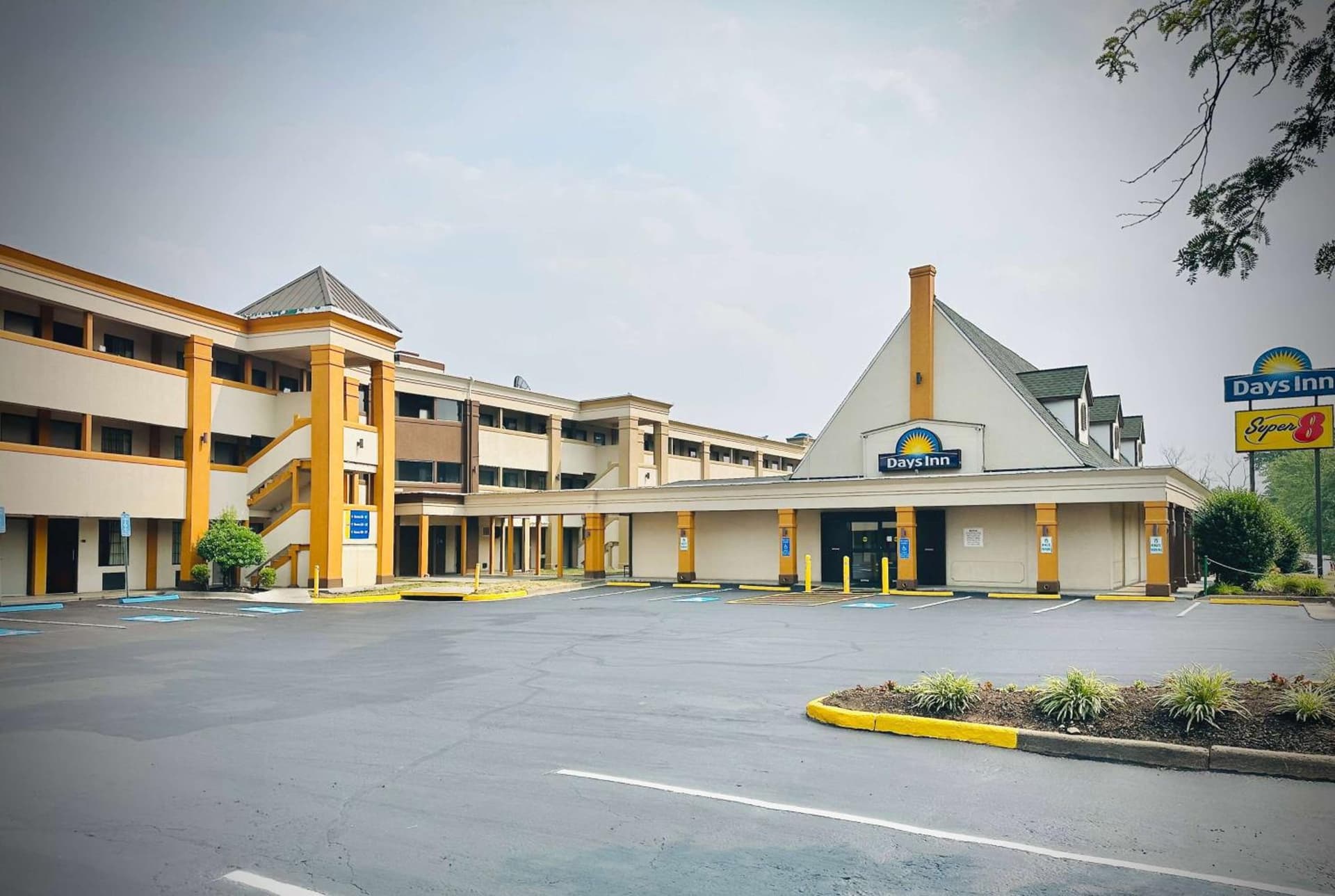 Days Inn Alexandria by Wyndham featured exterior or lobby in Alexandria, VA — similar hotel