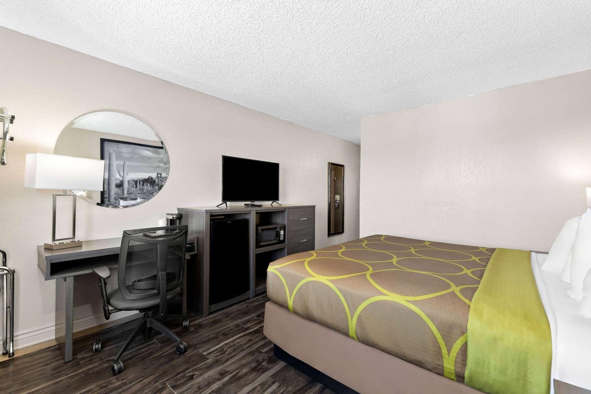 Super 8 by Wyndham Goodyear/Phoenix Area gallery photo in Goodyear, AZ — image 42