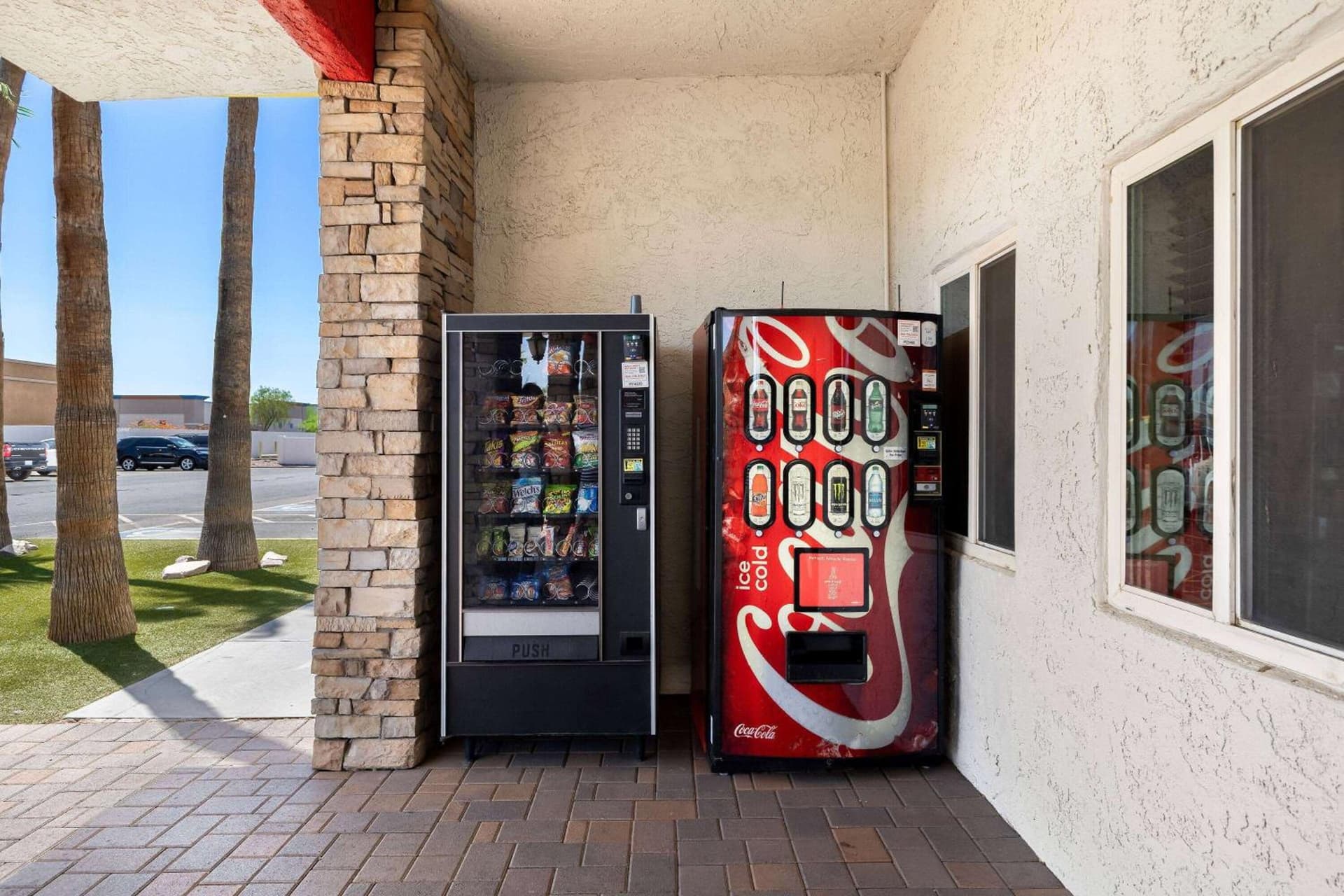 Super 8 by Wyndham Goodyear/Phoenix Area gallery photo in Goodyear, AZ — image 14