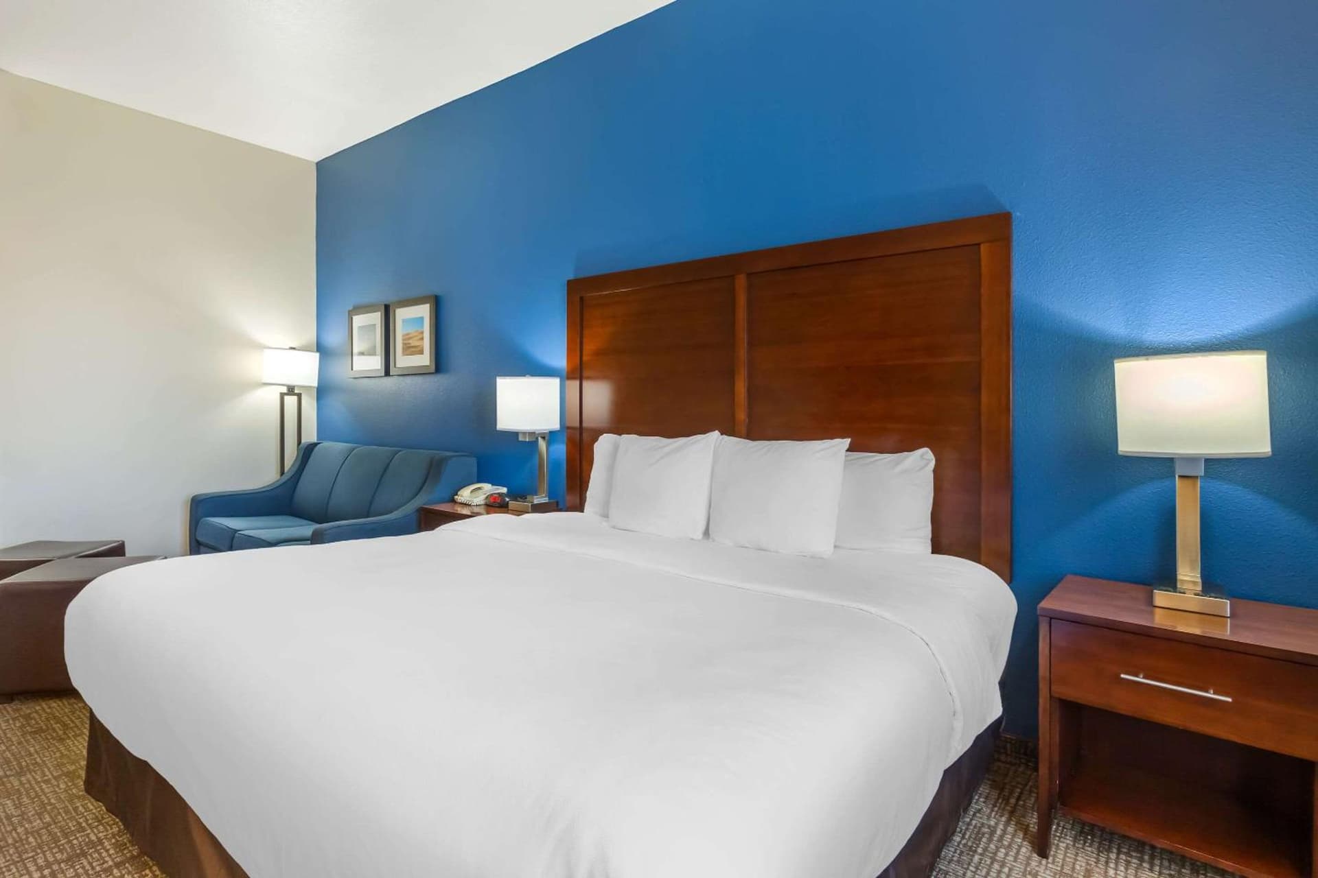 Comfort Inn and Suites Yuma I-8 interior in Yuma, AZ — gallery photo 2