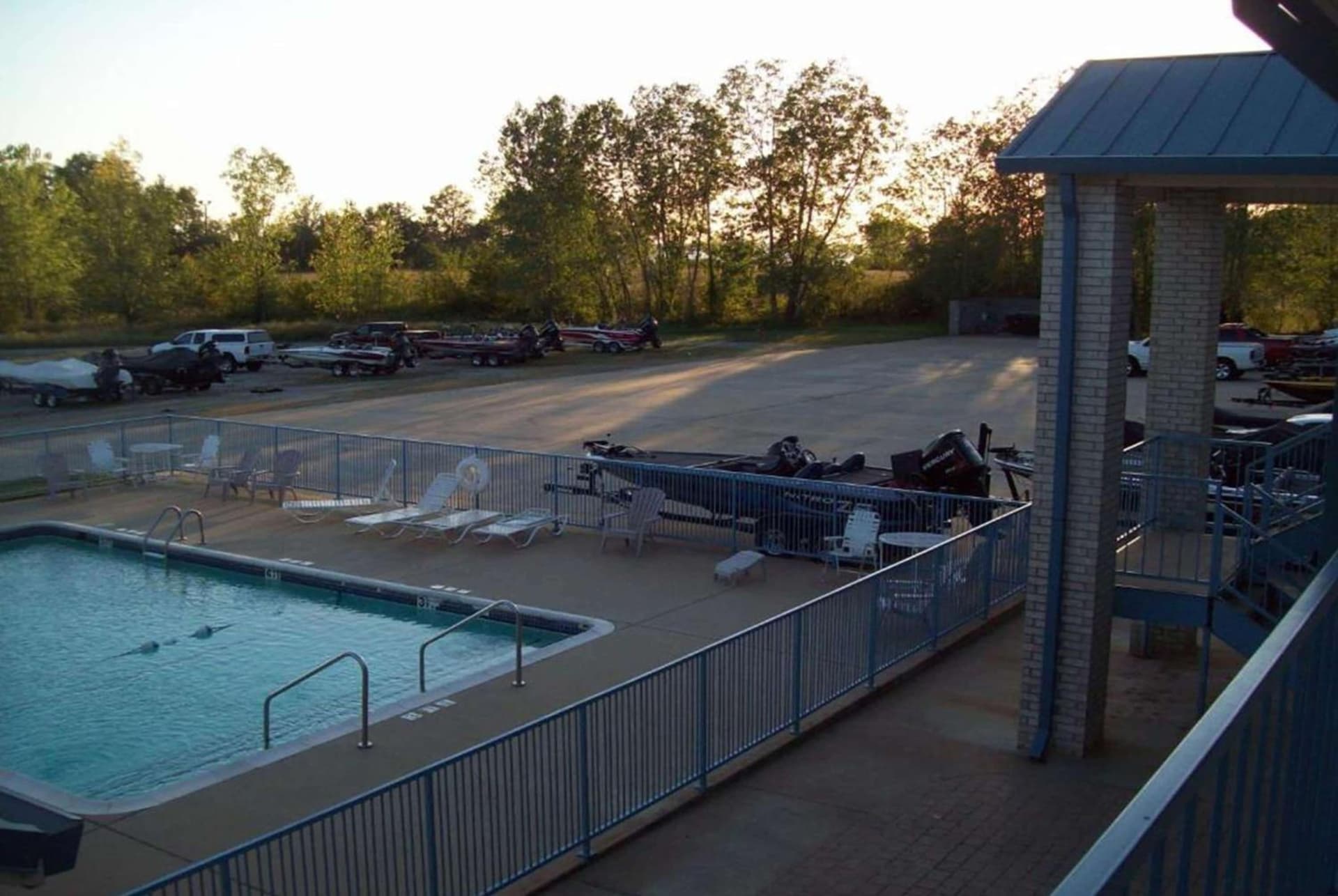 Days Inn by Wyndham Grove property views in Grove, OK — gallery photo 3