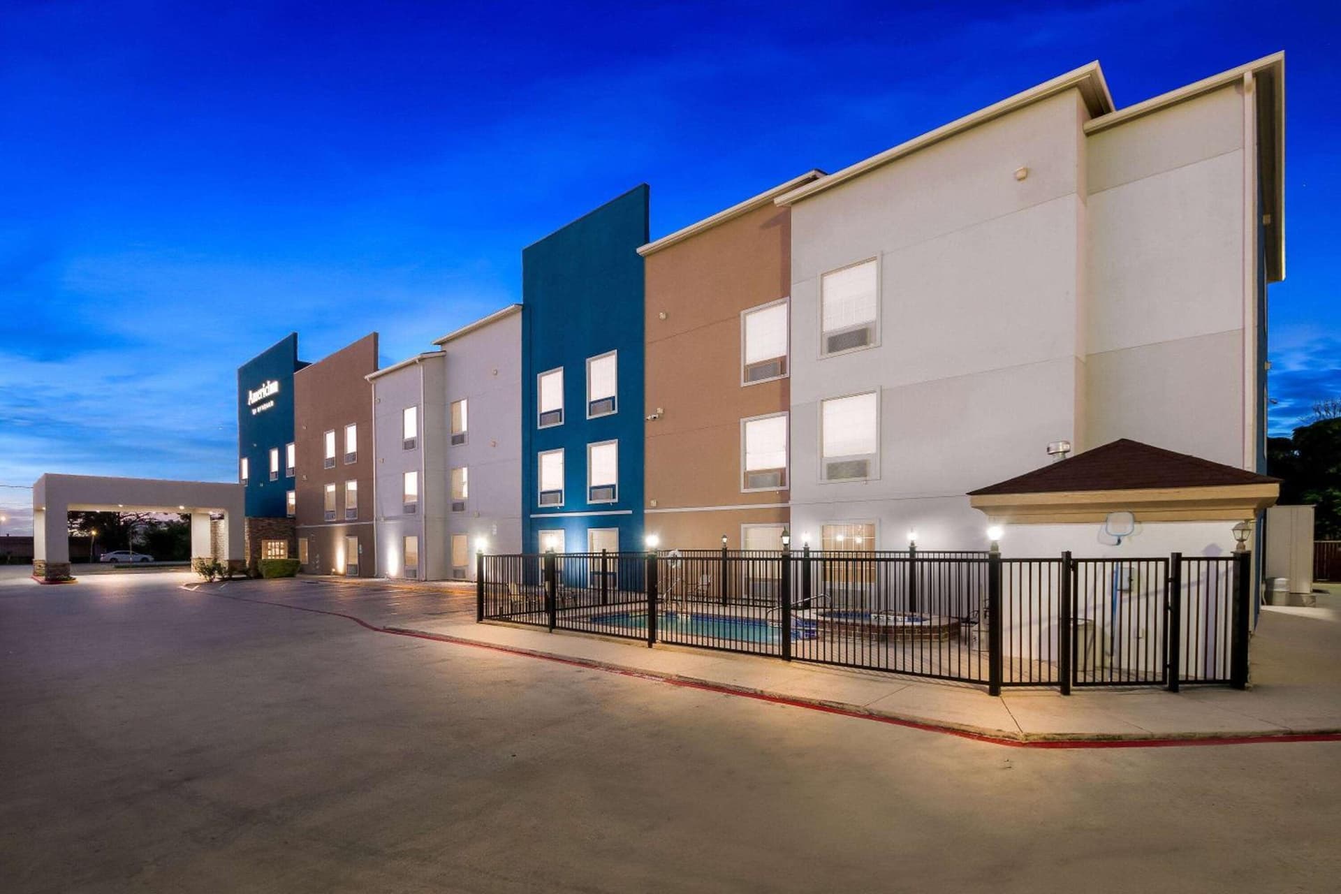 AmericInn by Wyndham New Braunfels gallery photo in New Braunfels, TX — image 12