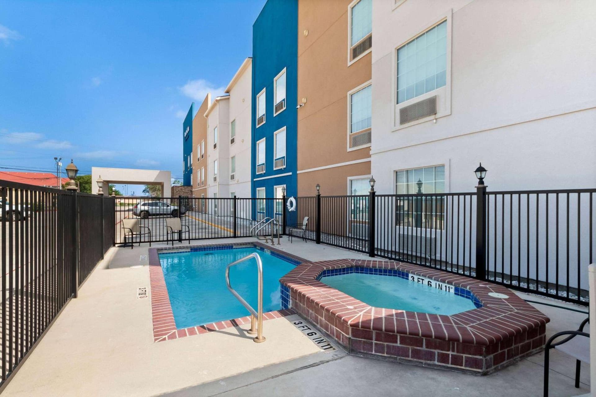 AmericInn by Wyndham New Braunfels gallery photo in New Braunfels, TX — image 5