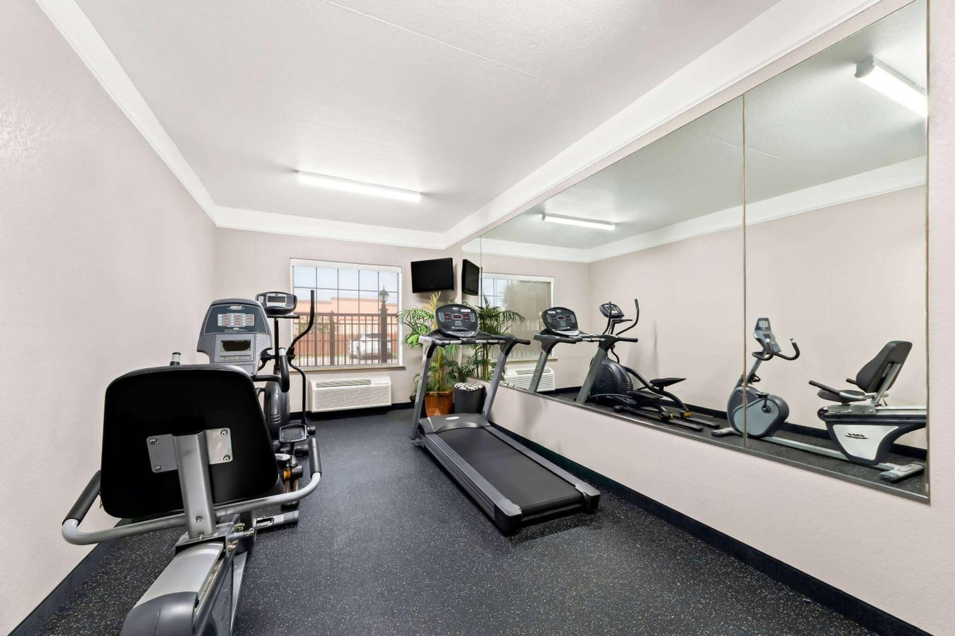 AmericInn by Wyndham New Braunfels gallery photo in New Braunfels, TX — image 32