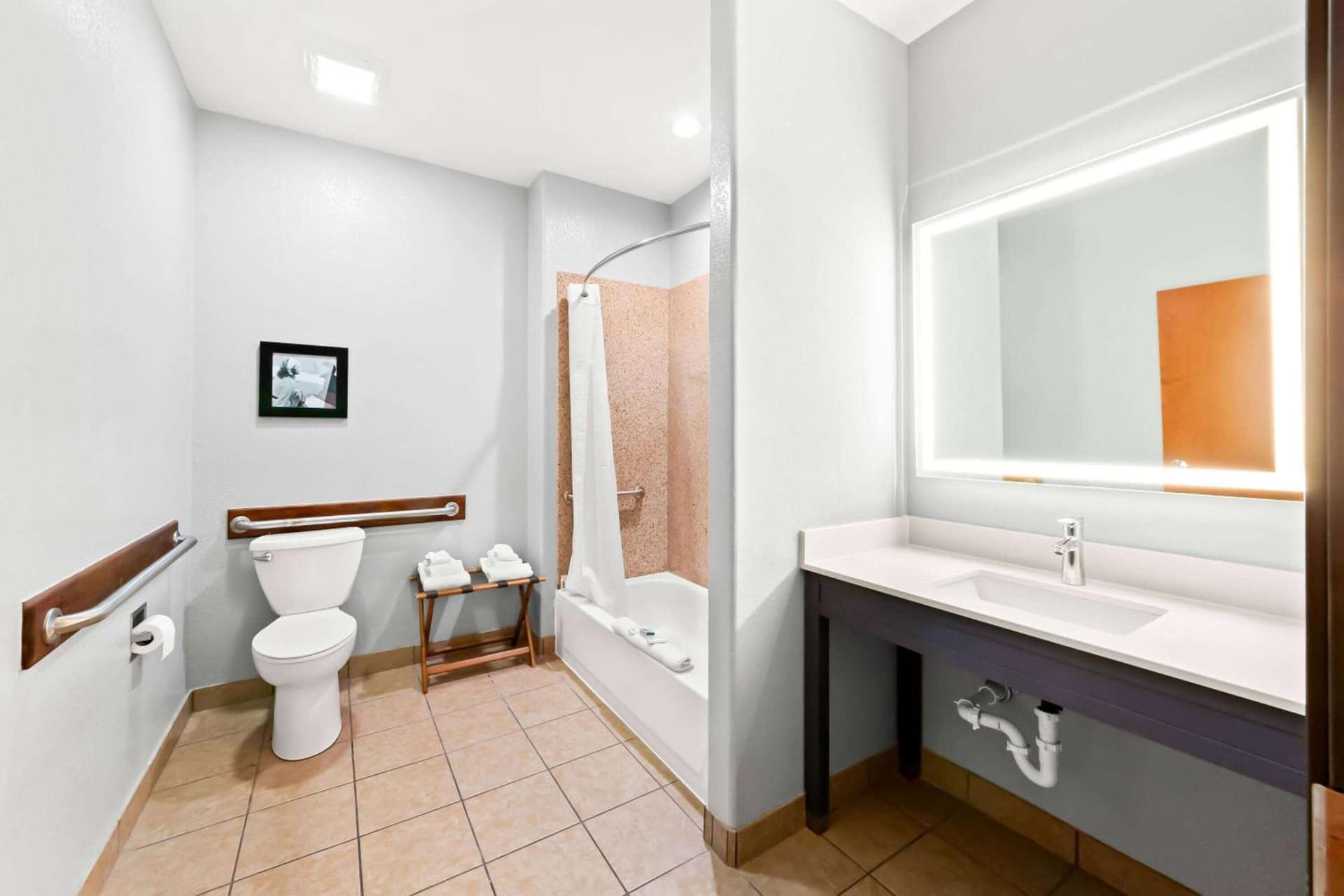 AmericInn by Wyndham New Braunfels property views in New Braunfels, TX — gallery photo 3