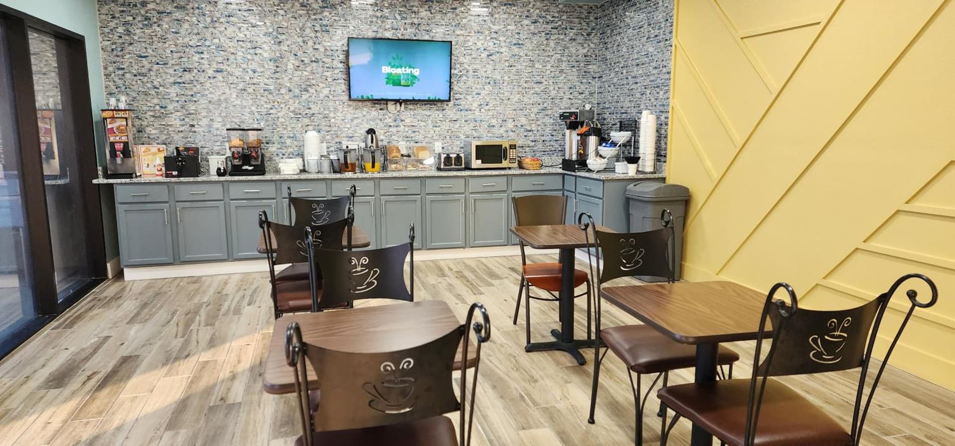 Super 8 by Wyndham Vandalia/Dayton International Airport interior in Vandalia, OH — gallery photo 2