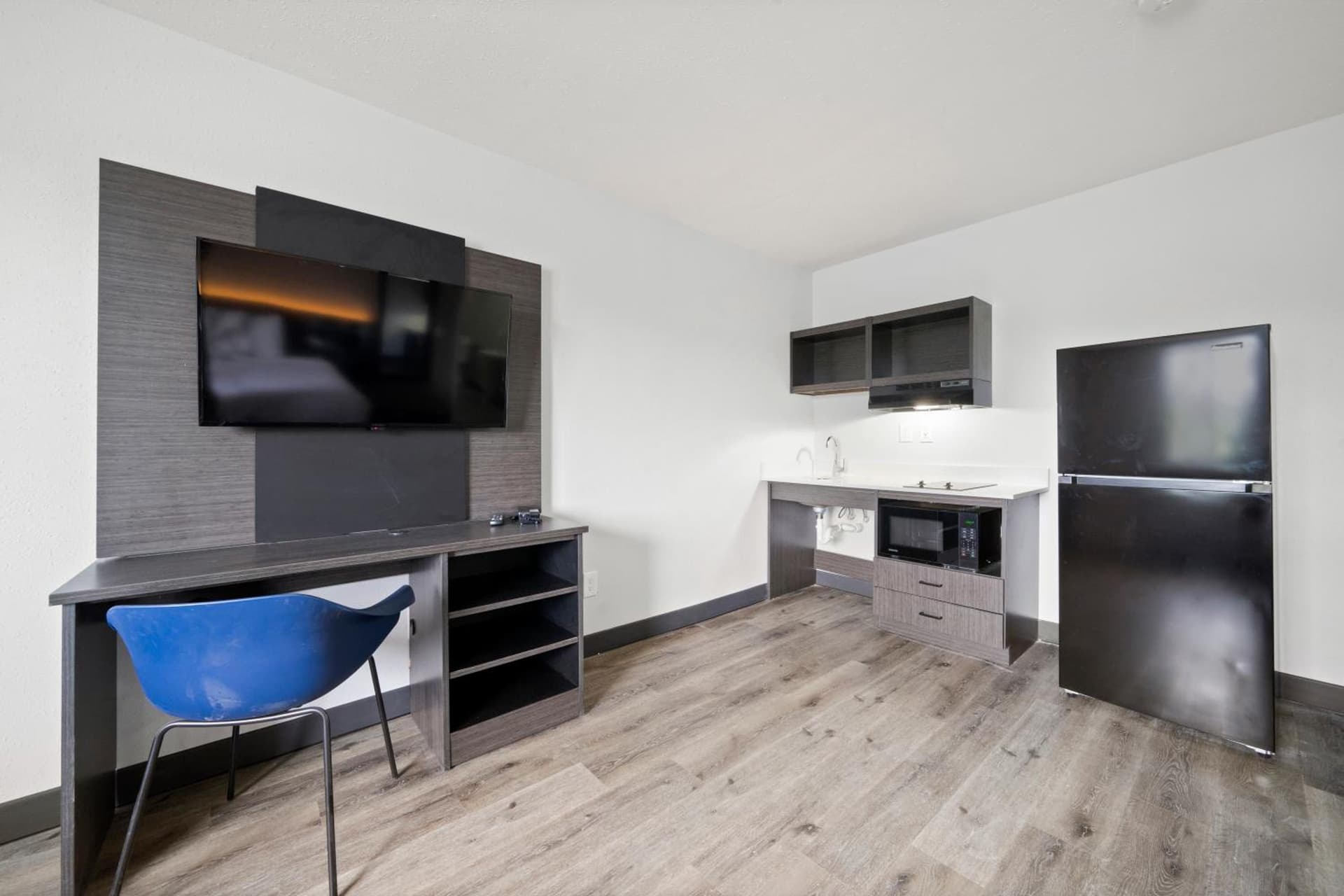 Southern Suites Douglasville property views in Del Ridge — gallery photo 3
