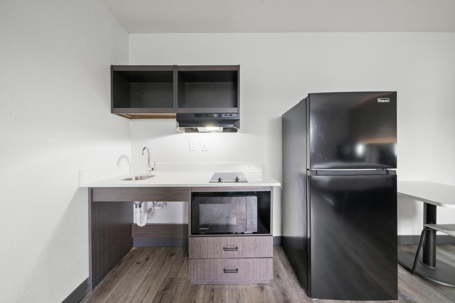 Southern Suites Douglasville interior in Del Ridge — gallery photo 2