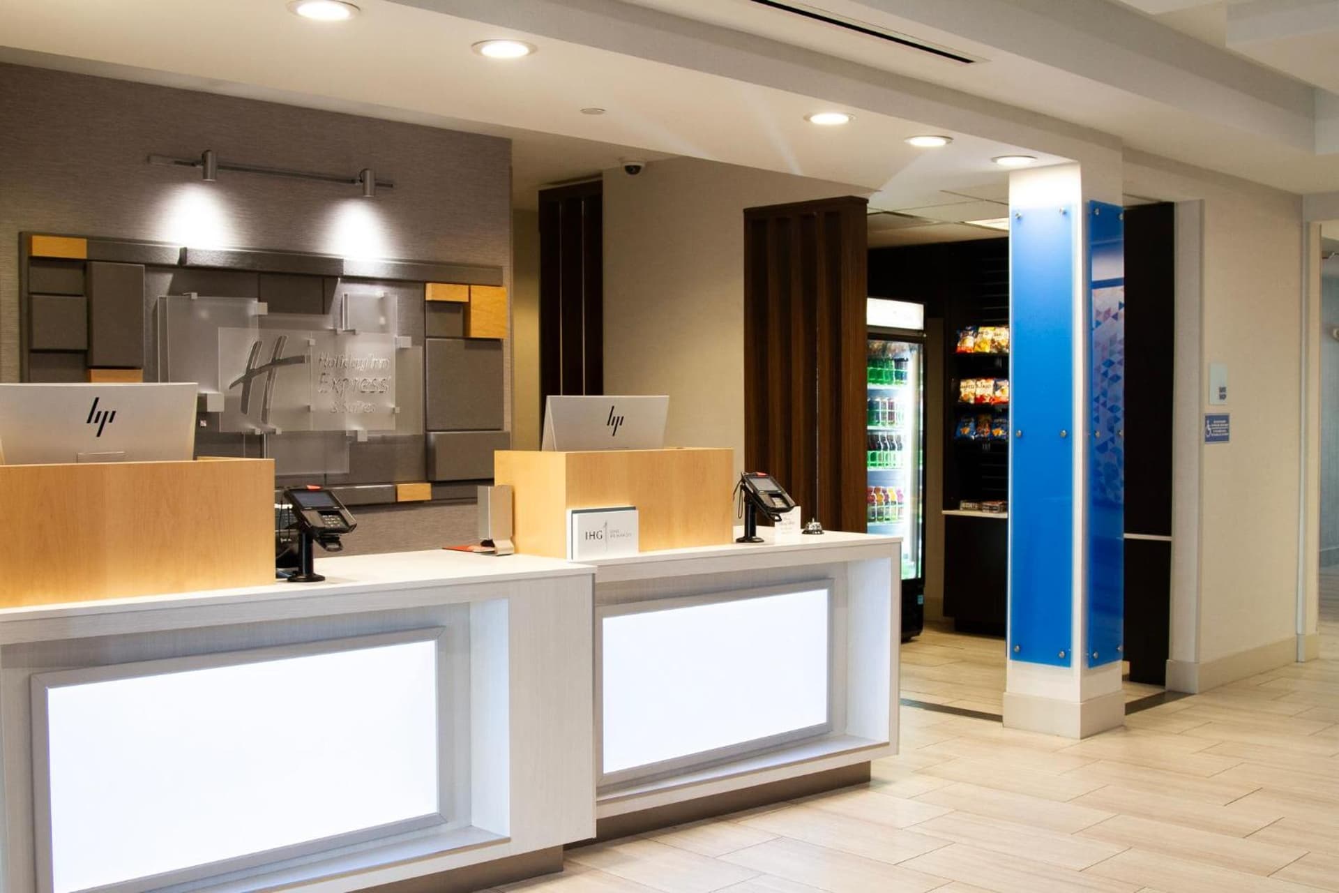 Holiday Inn Express & Suites Overland Park by IHG gallery photo in Overland Park, KS — image 4