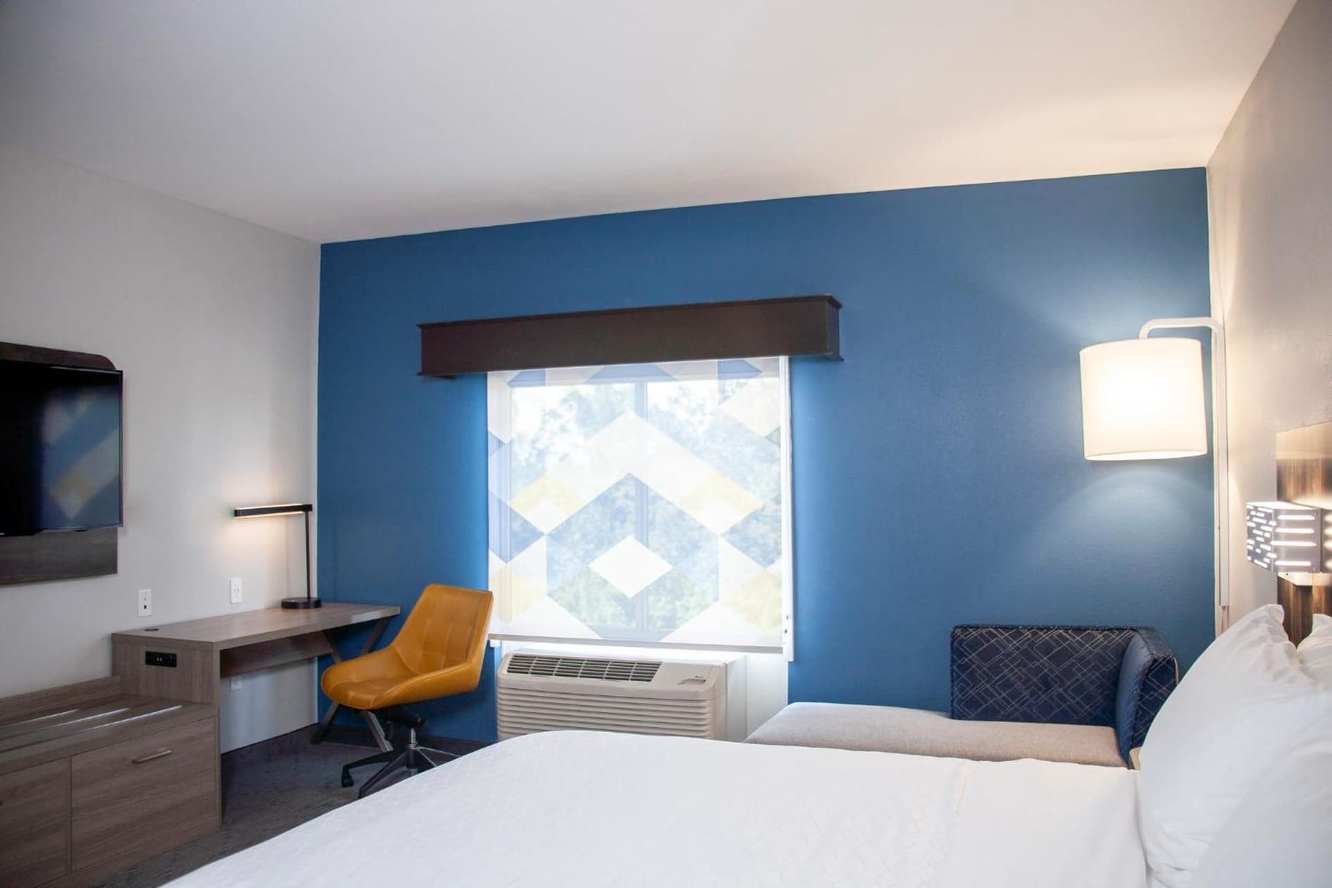 Holiday Inn Express & Suites Overland Park by IHG gallery photo in Overland Park, KS — image 35
