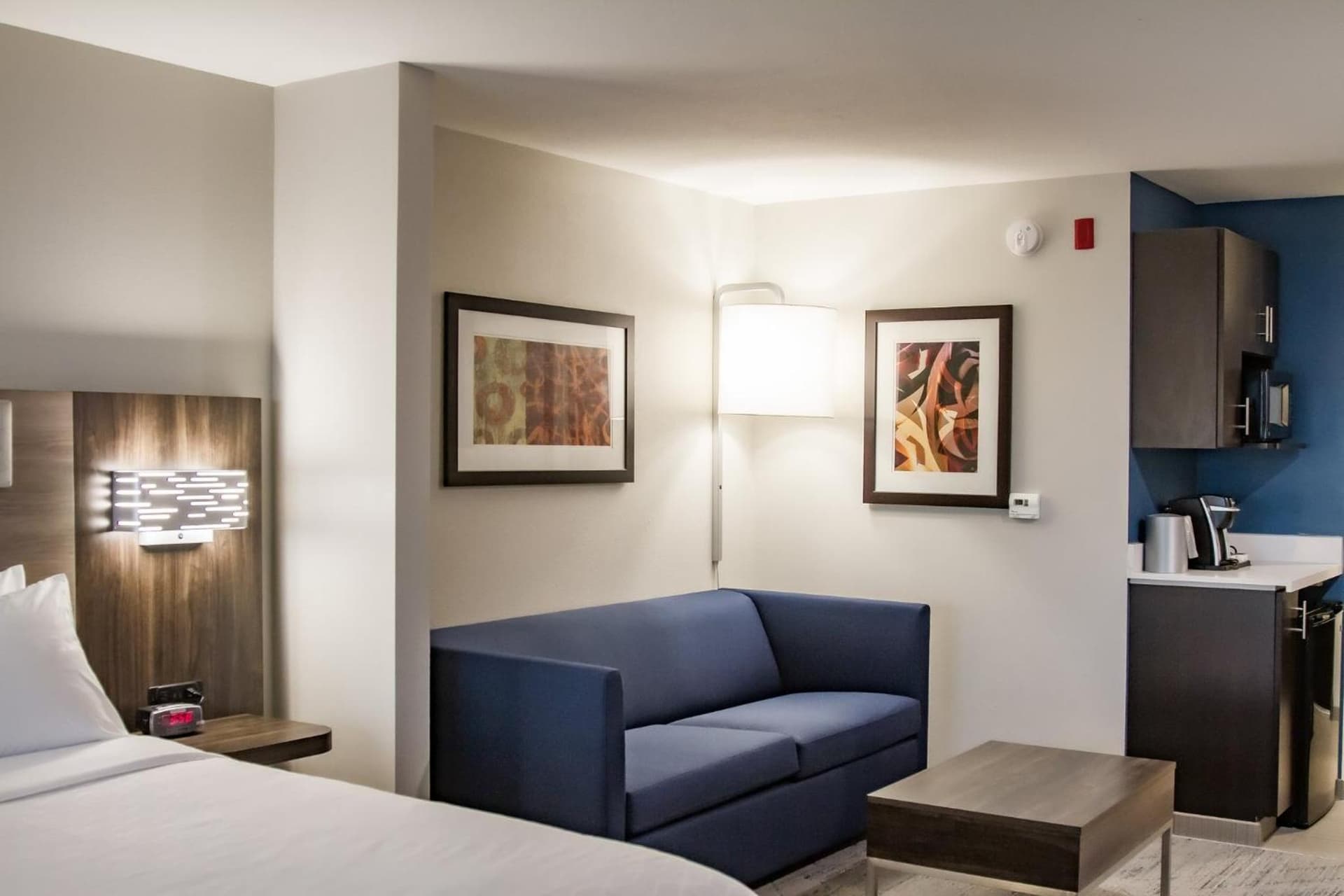 Holiday Inn Express & Suites Overland Park by IHG gallery photo in Overland Park, KS — image 41