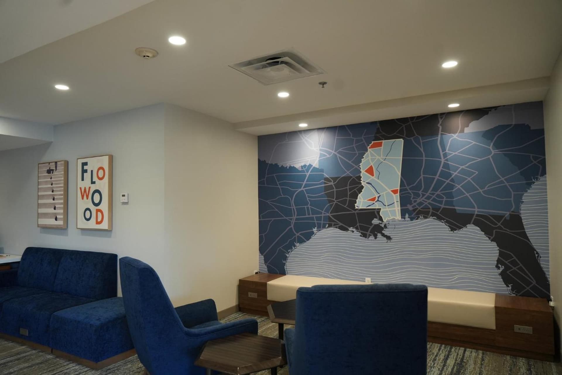 Holiday Inn Express Hotel & Suites Jackson - Flowood by IHG interior in Flowood, MS — gallery photo 2