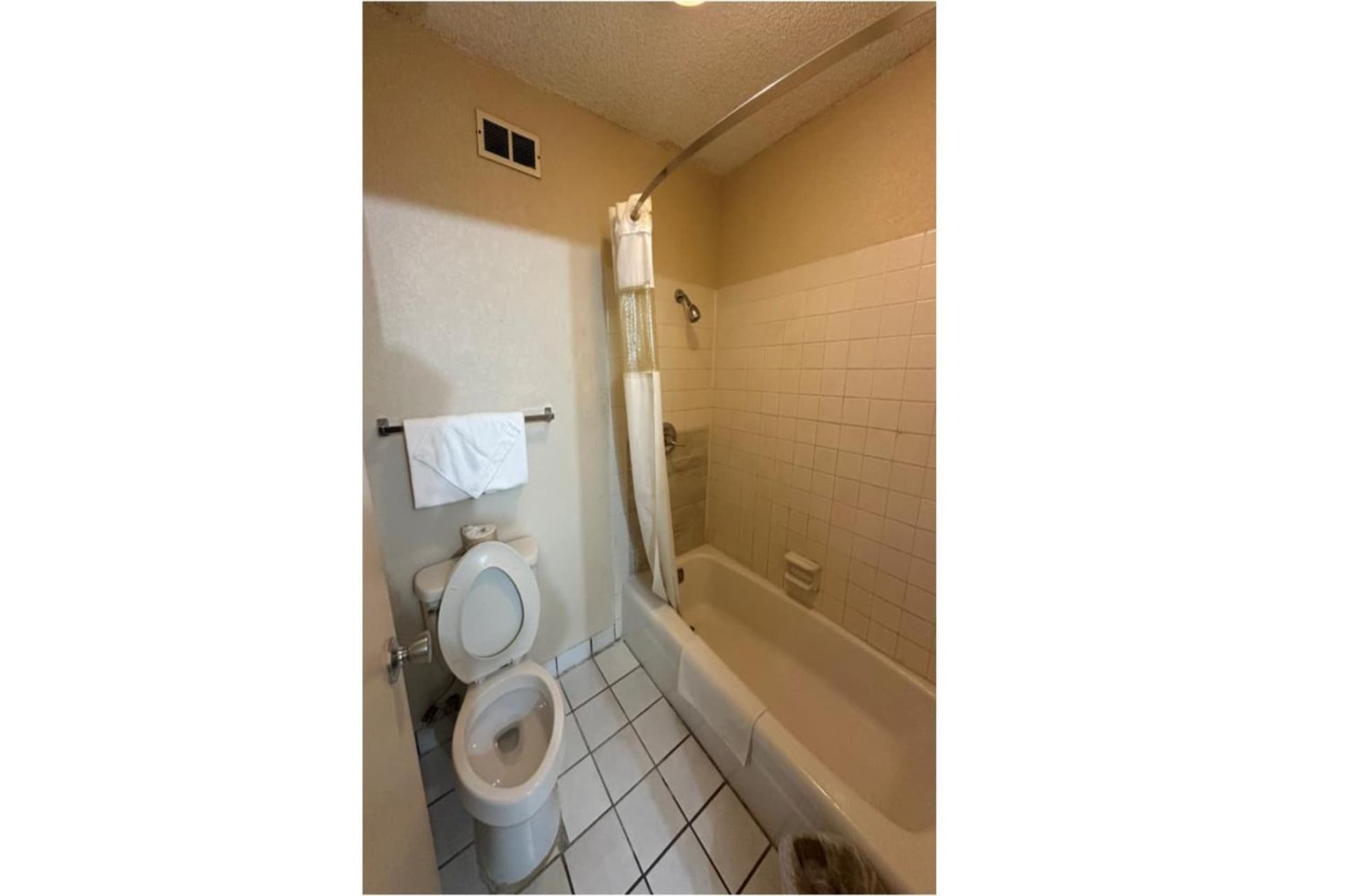 River Valley Inn and Suites interior in Fort Smith, AR — gallery photo 2