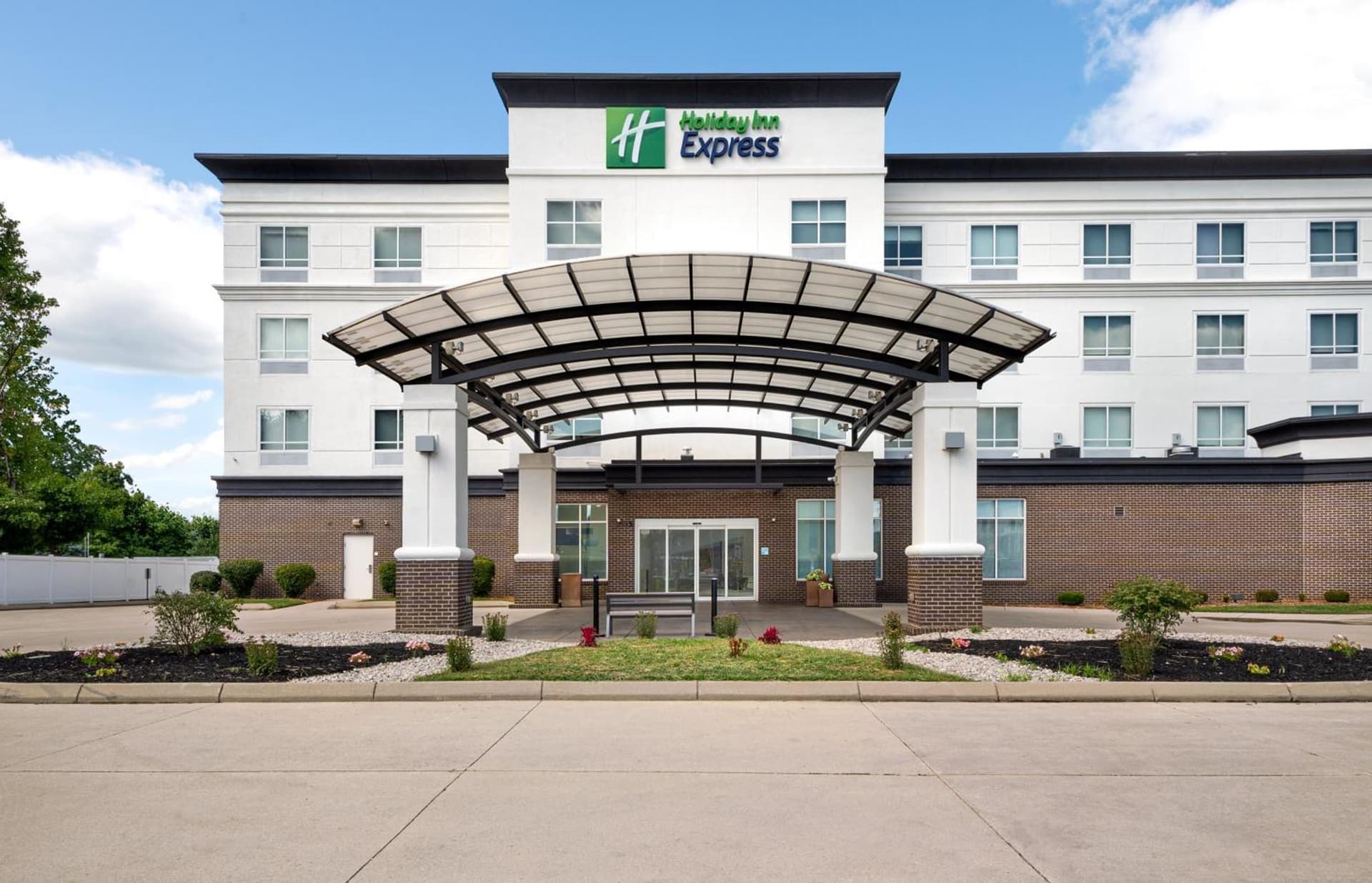Holiday Inn Express Richmond by IHG interior in Richmond, IN — gallery photo 2