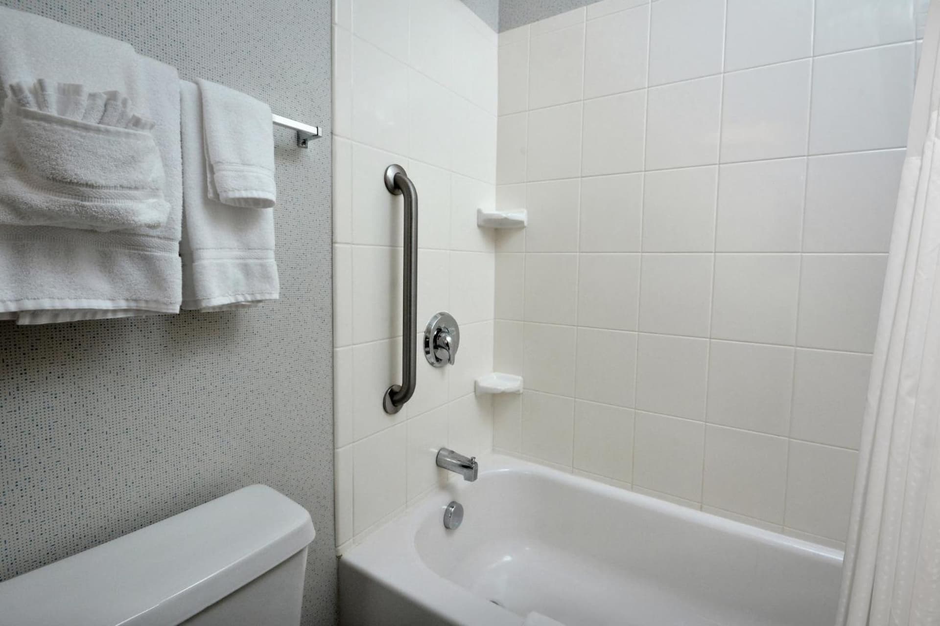 Holiday Inn Express Lynchburg by IHG gallery photo in Lynchburg, VA — image 31