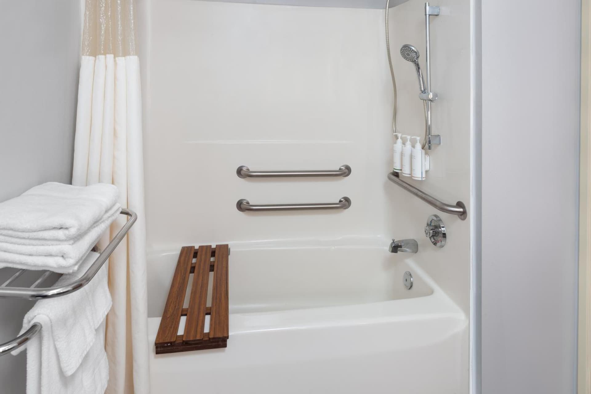 Microtel Inn by Wyndham Janesville gallery photo in Janesville, WI — image 34