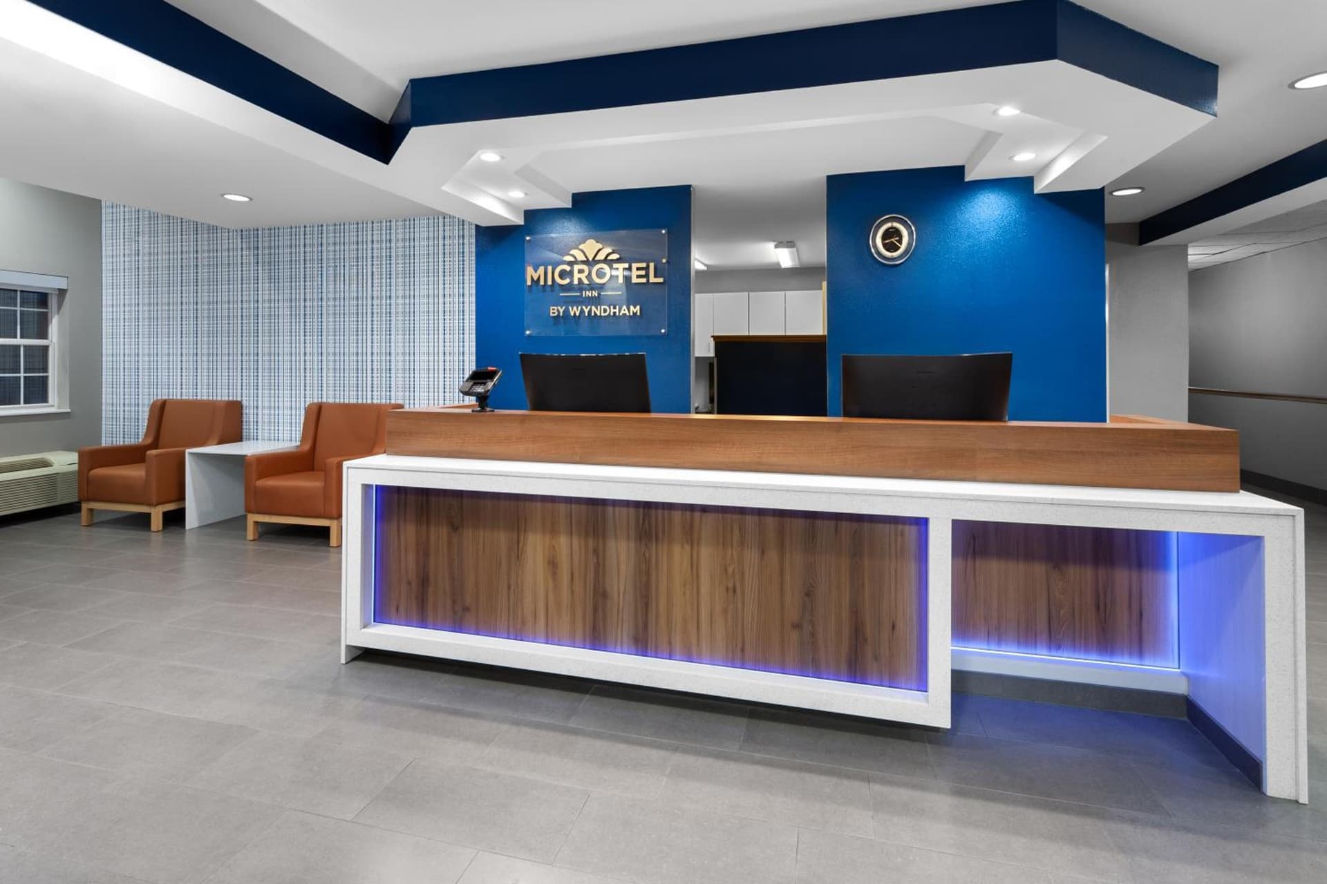 Microtel Inn by Wyndham Janesville interior in Janesville, WI — gallery photo 2